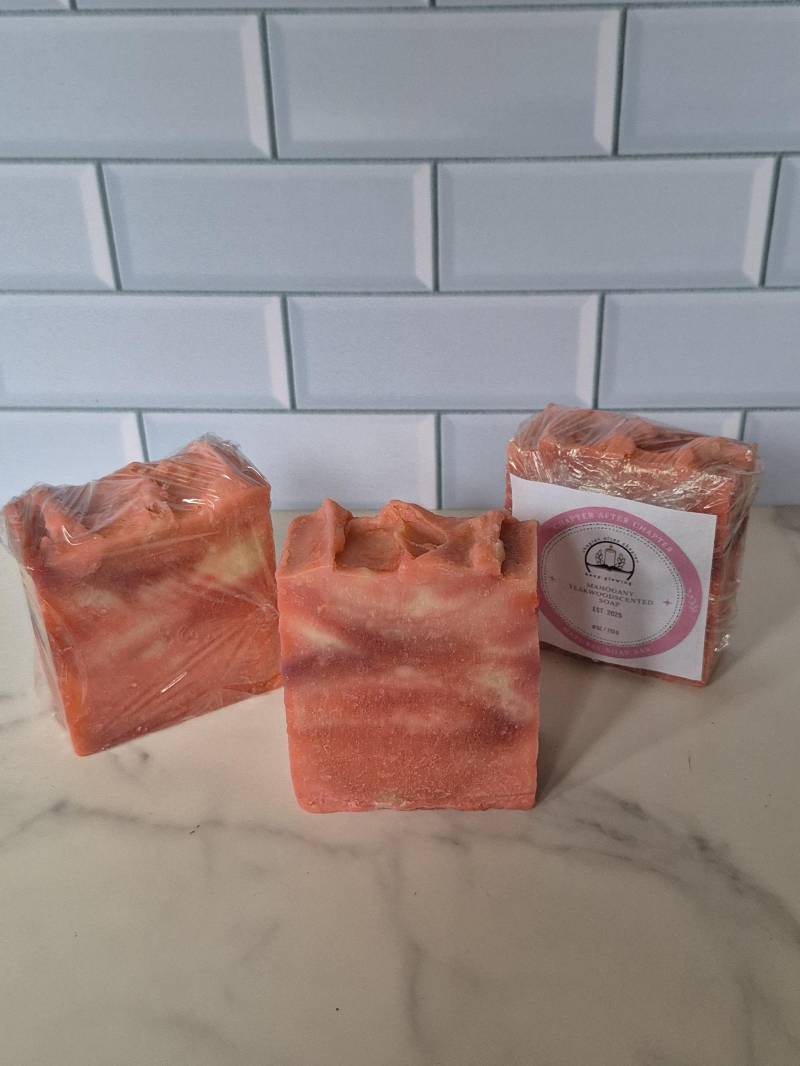 Mahagoni Teakholz Handgemachte Duftseife, 200 Ml Mahagoni Teakholz Handgemachte Duftseife, 200 Ml von Etsy - ChpterAfterChpter