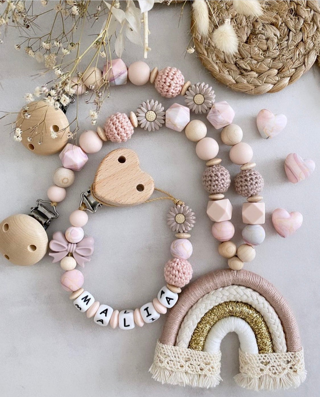 Schnullerkette Mit Name Kinderwagenkette Personalisiert Mädchen Makramee Regenbogen Pastell Schnullerkette Mit Name Kinderwagenkette Personalisiert Mädchen Makramee Regenbogen Pastell von Etsy - ChriluzaShop