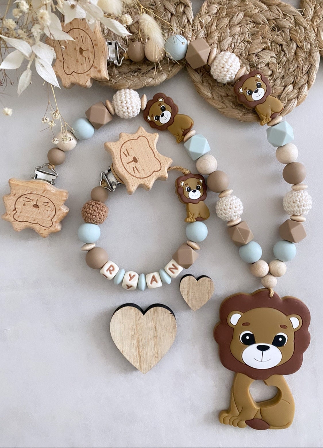 Schnullerkette Mit Name Kinderwagenkette Personalisiertes Set Junge Löwe Silikon Schnullerkette Mit Name Kinderwagenkette Personalisiertes Set Junge Löwe Silikon von Etsy - ChriluzaShop