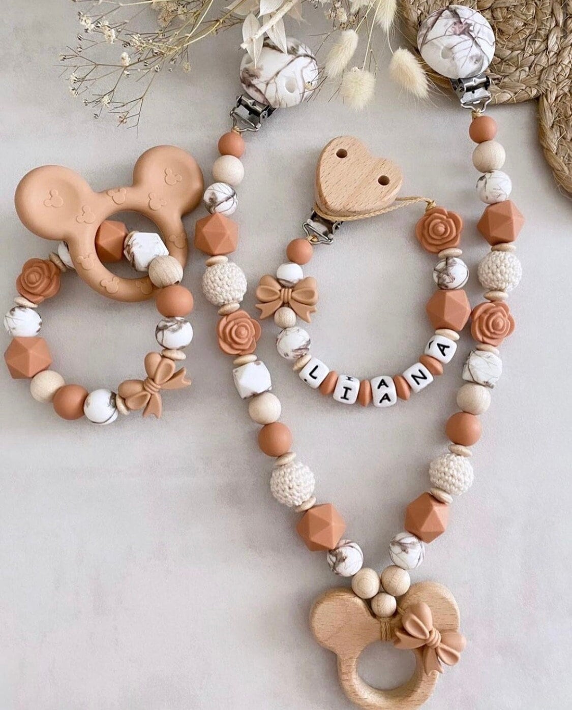 Schnullerkette Mit Name Kinderwagenkette Set Mädchen Personalisiert Mickey Maus Schleife Holz Silikon Schnullerkette Mit Name Kinderwagenkette Set Mädchen Personalisiert Mickey Maus Schleife Holz Silikon von Etsy - ChriluzaShop