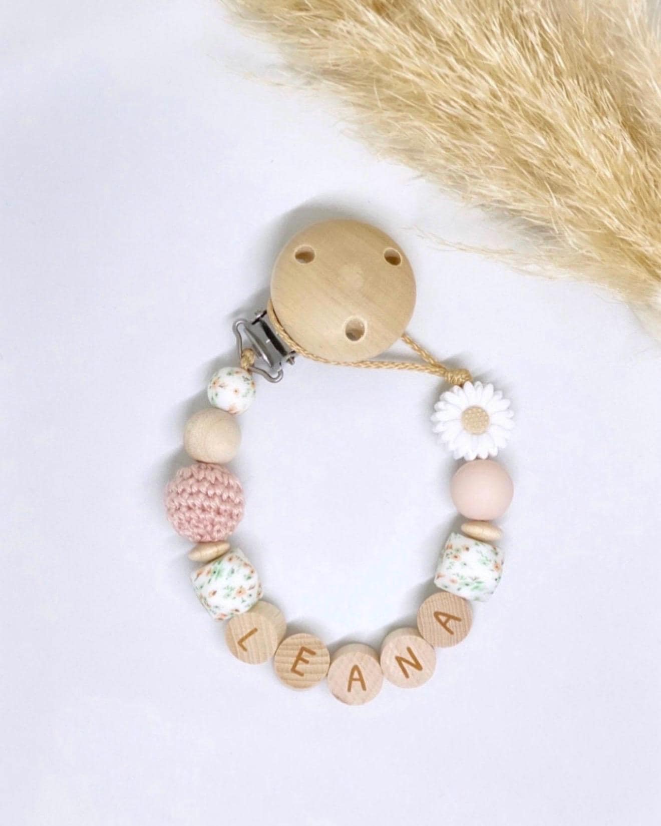 Schnullerkette Mit Name Personalisiert Mädchen Blumenmuster Holz Rosa Silikon von Etsy - ChriluzaShop