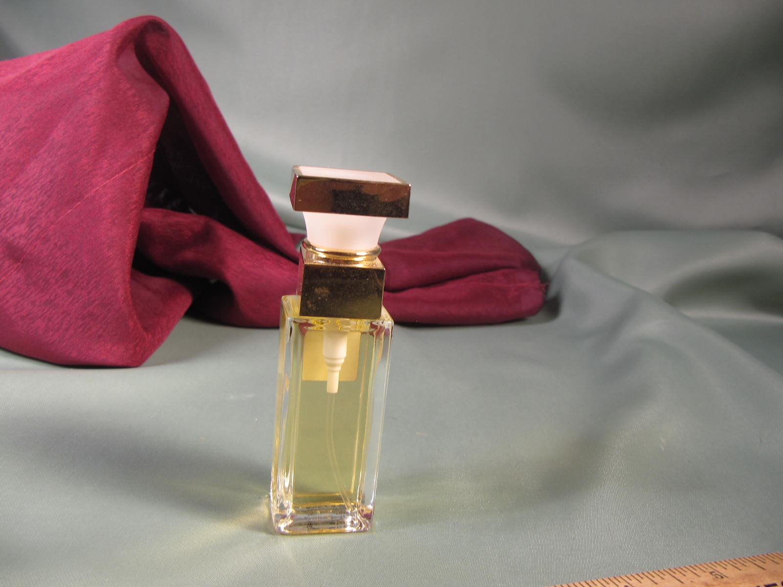 Elizabeth Arden 5Th Avenue Parfüm-Flasche Mit Parfüm, Elizabeth Aden Miniatur Vintage Parfüm-Flasche, Kleine Vintage-Parfüm-Flasche Elizabeth Arden 5Th Avenue Parfüm-Flasche Mit Parfüm, Elizabeth Aden Miniatur Vintage Parfüm-Flasche, Kleine Vintage-Parfüm-Flasche von Etsy - ChristophCreations