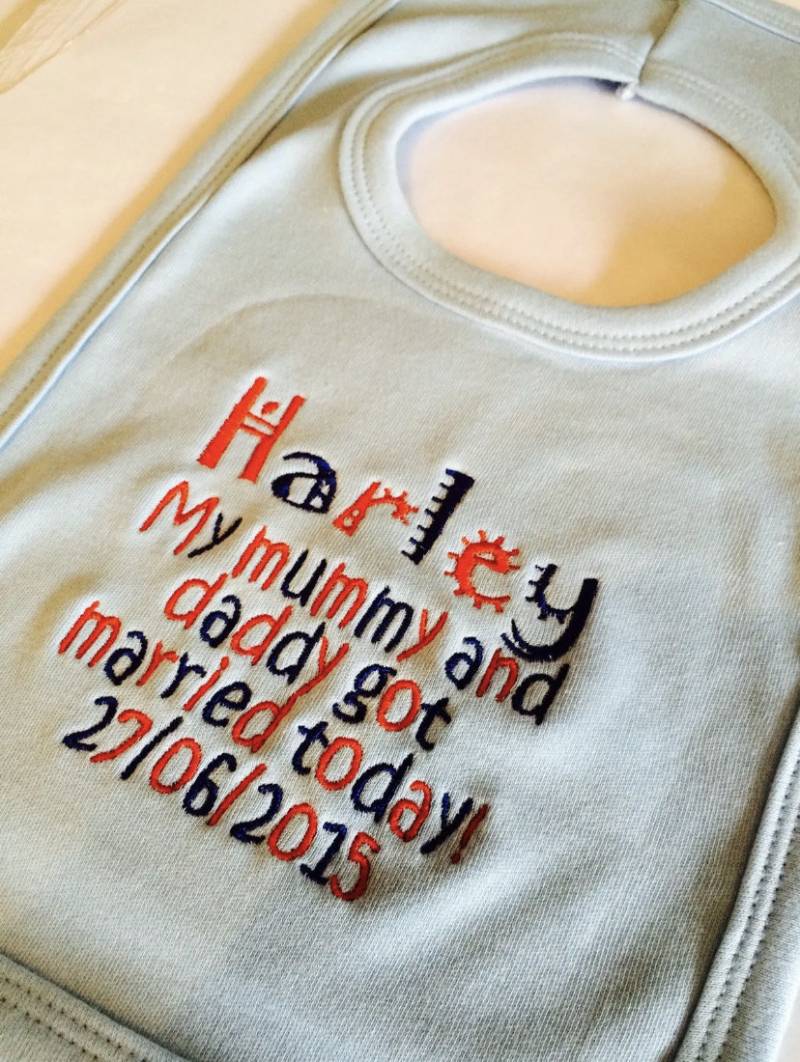 Baby/Kleinkind Pullover Hochzeit Lätzchen/Geschenk 100% Baumwolle Erhältlich in 6 Farben von Etsy - ClaireCreationOnline