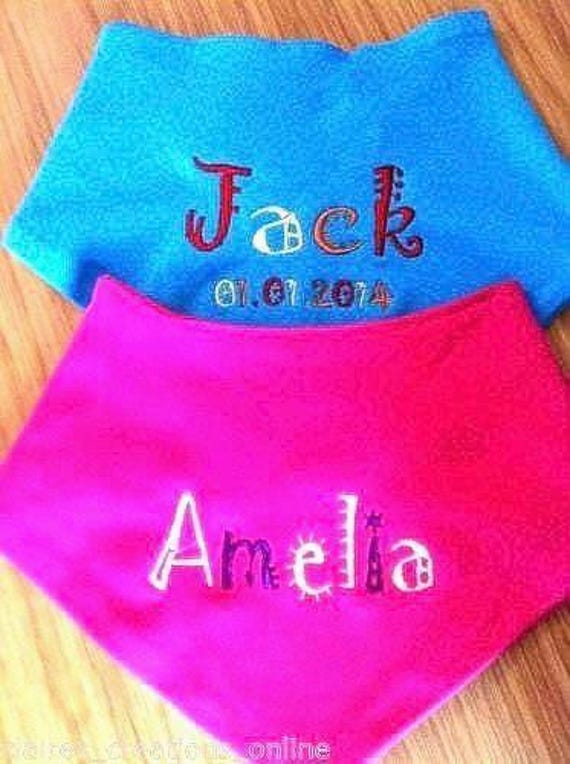 Personalisiertes Baby/Kleinkind Bandana Lätzchen Geschenk 100% Baumwolle Erhältlich in 9 Farben von Etsy - ClaireCreationOnline