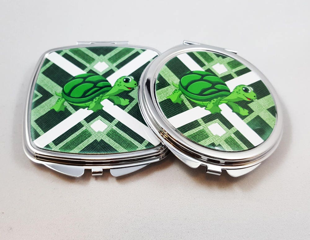 Grüne Und Weiße Taschenspiegel Mit Schildkröte, Personalisierte Kompakte Handspiegel, Brautgeschenke, Einzigartige Weihnachtsgeschenke von Etsy - ClassicDesignsGifts