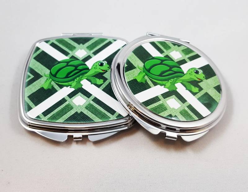 Grüne Und Weiße Taschenspiegel Mit Schildkröte, Personalisierte Kompakte Handspiegel, Brautgeschenke, Einzigartige Weihnachtsgeschenke von Etsy - ClassicDesignsGifts