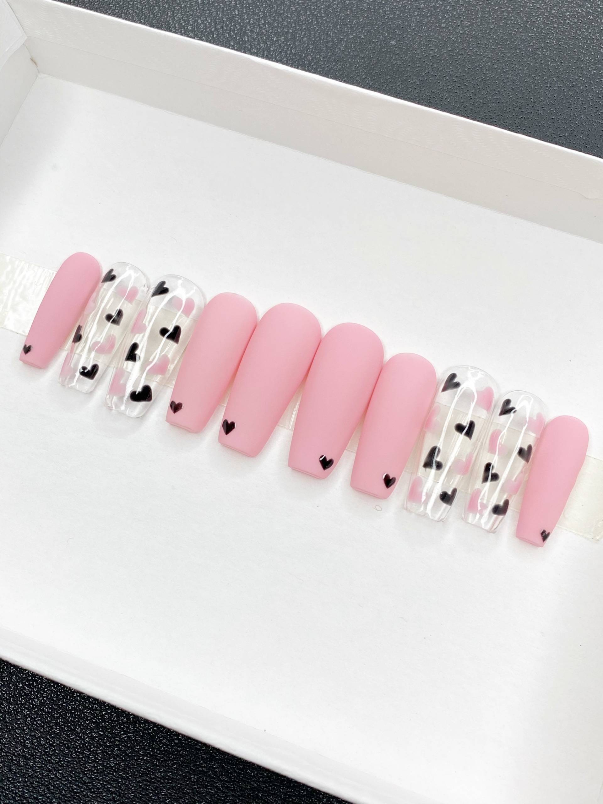 Neu Ballerina Press On Nails Schwarze Und Rosa Herzen Matte Doll Pink Neu Ballerina Press On Nails Schwarze Und Rosa Herzen Matte Doll Pink von Etsy - ClawsbyCitty