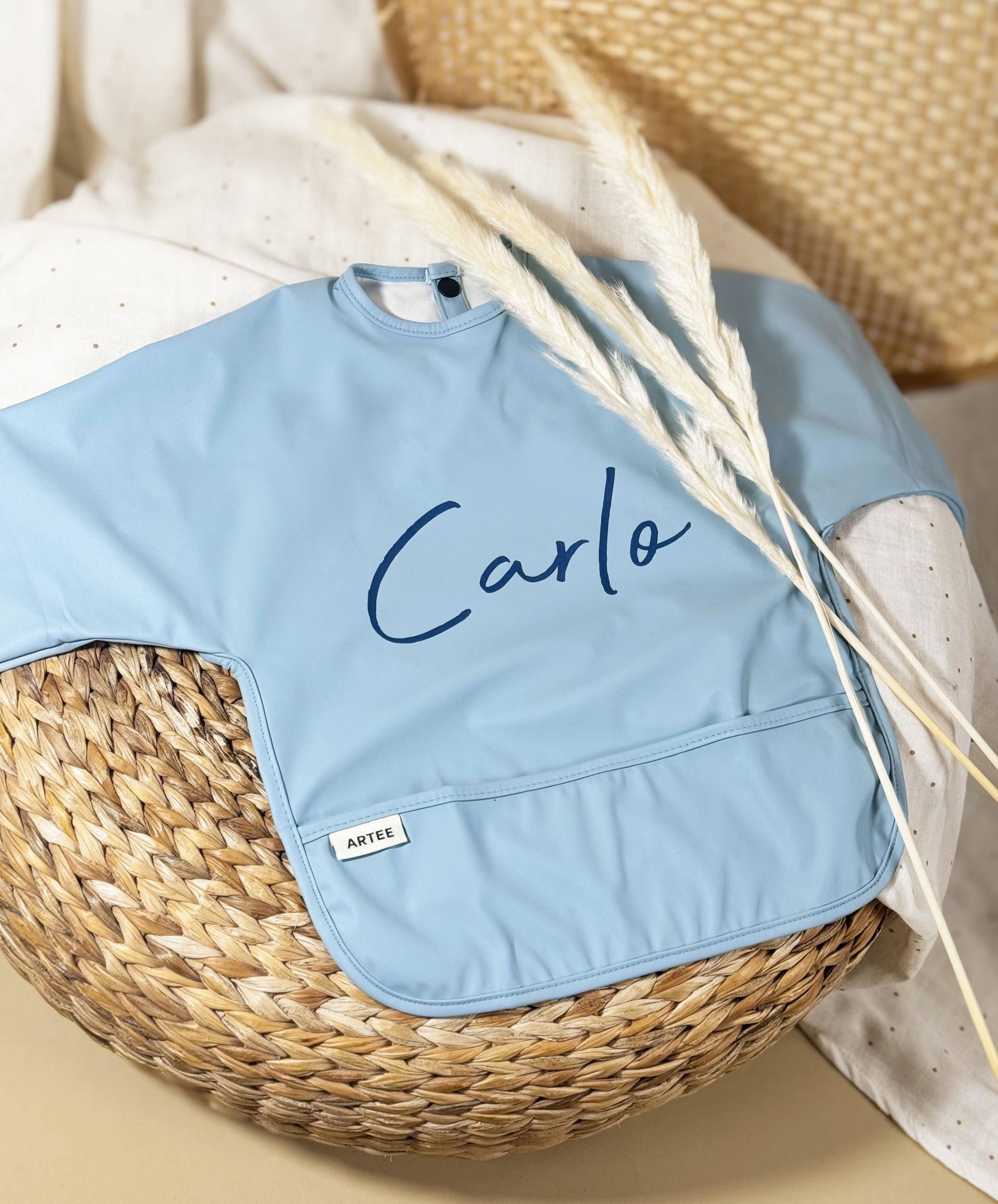 Personalisiertes Ärmellätzchen Mit Auffangtasche Baby Und Kleinkind Aus Recyceltem Polyester Namen von Etsy - CleoNoah