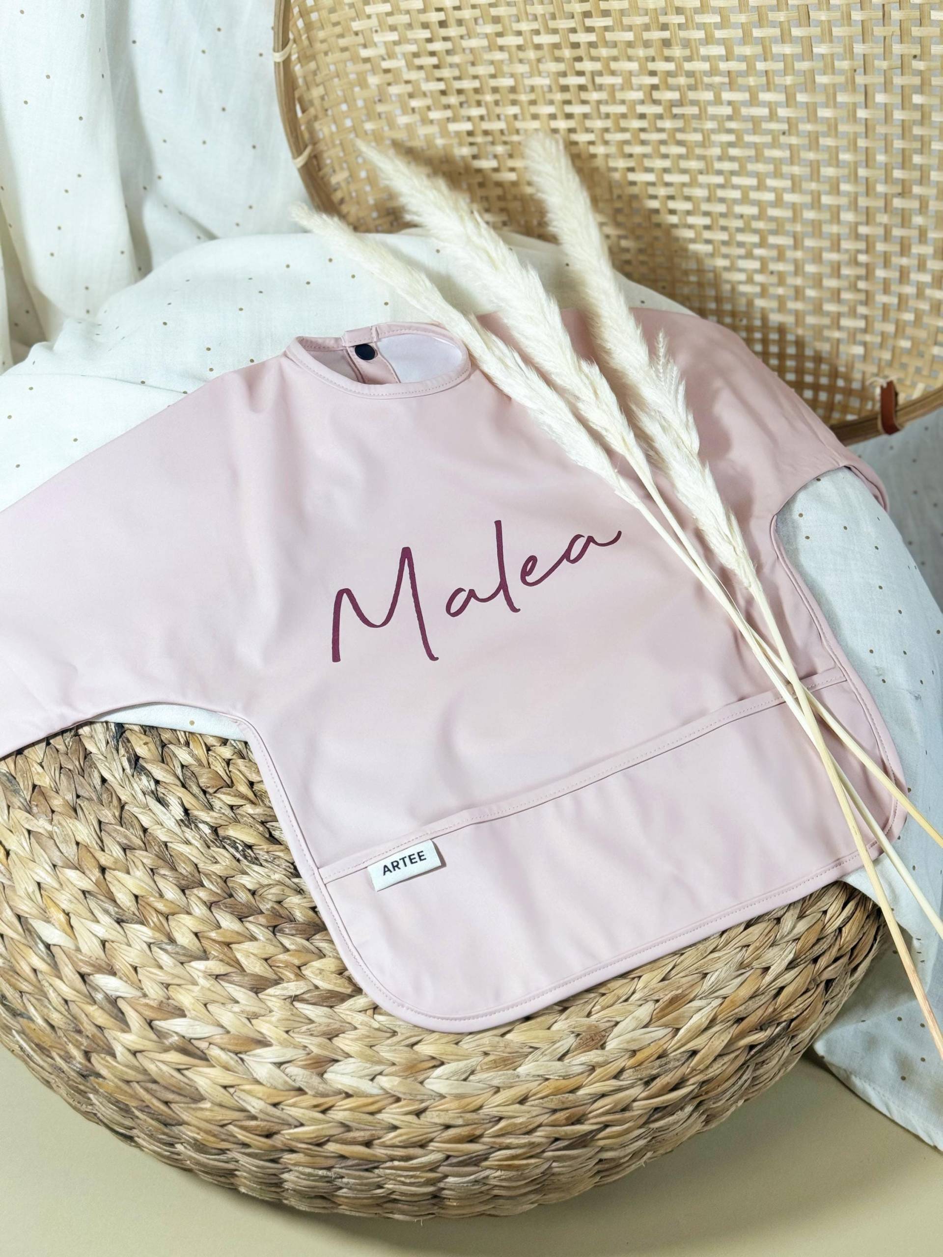 Personalisiertes Ärmellätzchen Mit Auffangtasche Baby Und Kleinkind Aus Recyceltem Polyester Namen von Etsy - CleoNoah
