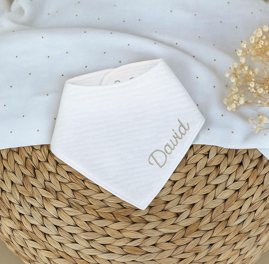 stickerei 32 Farben Lätzchen Bestickt Personalisiert Mit Musselin Baby Und Kleinkind Halstücher Dreieckstücher Baumwolle, Gaze, Geschenk stickerei 32 Farben Lätzchen Bestickt Personalisiert Mit Musselin Baby Und Kleinkind Halstücher Dreieckstücher Baumwolle, Gaze, Geschenk von Etsy - CleoNoah