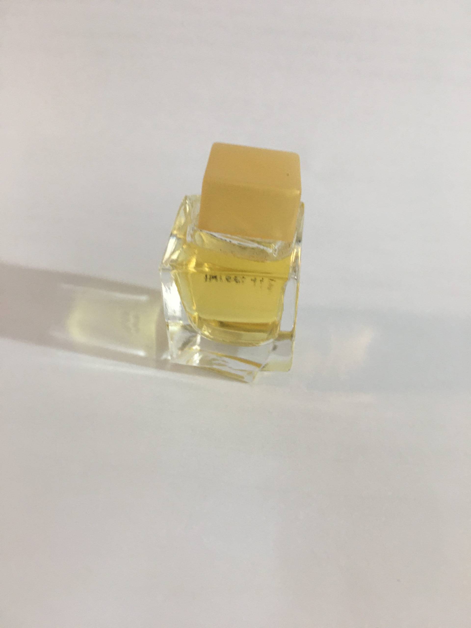 Sehr Seltene Miniatur Flasche Von Versace Profumi Milano Parfum Sehr Seltene Miniatur Flasche Von Versace Profumi Milano Parfum von Etsy - Clothus
