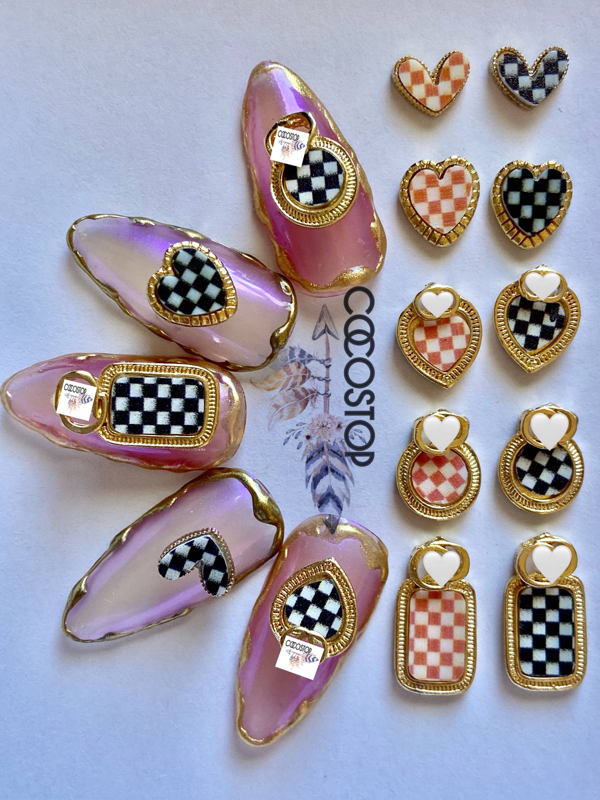 Gold Schachbrett Herz Nagel Schmuck 3D Charms Nail Art Dekoration Diy Handwerk Gold Schachbrett Herz Nagel Schmuck 3D Charms Nail Art Dekoration Diy Handwerk von Etsy - CocoStop