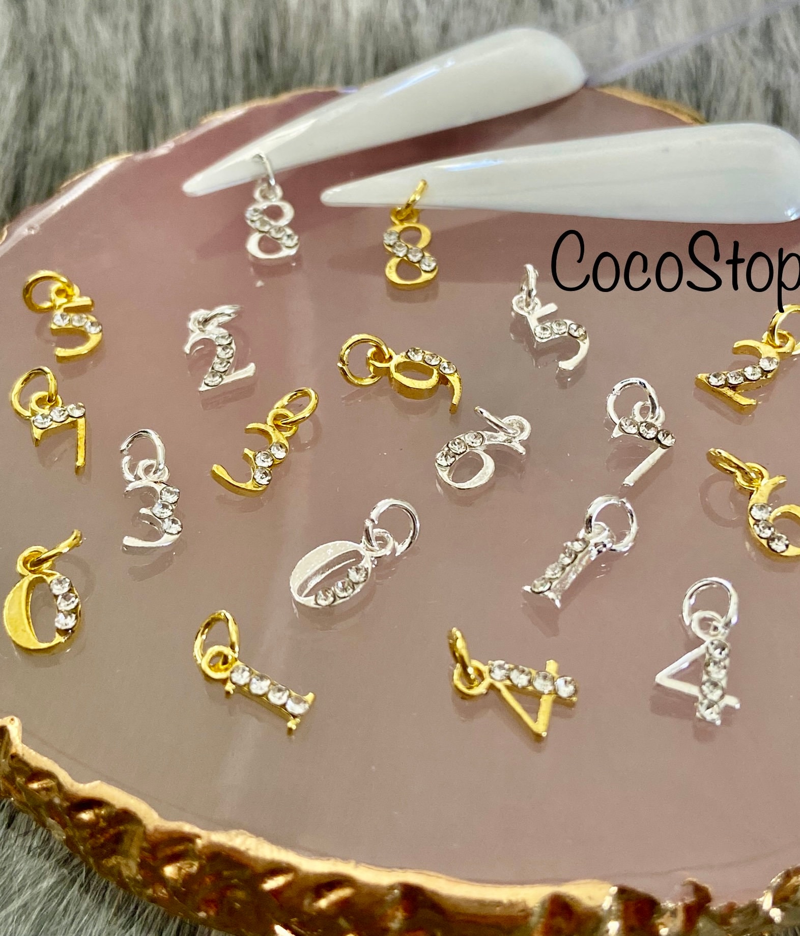 Set Baumelnde Zahlen 3D Nagel Charms Nail Art Set Baumelnde Zahlen 3D Nagel Charms Nail Art von Etsy - CocoStop