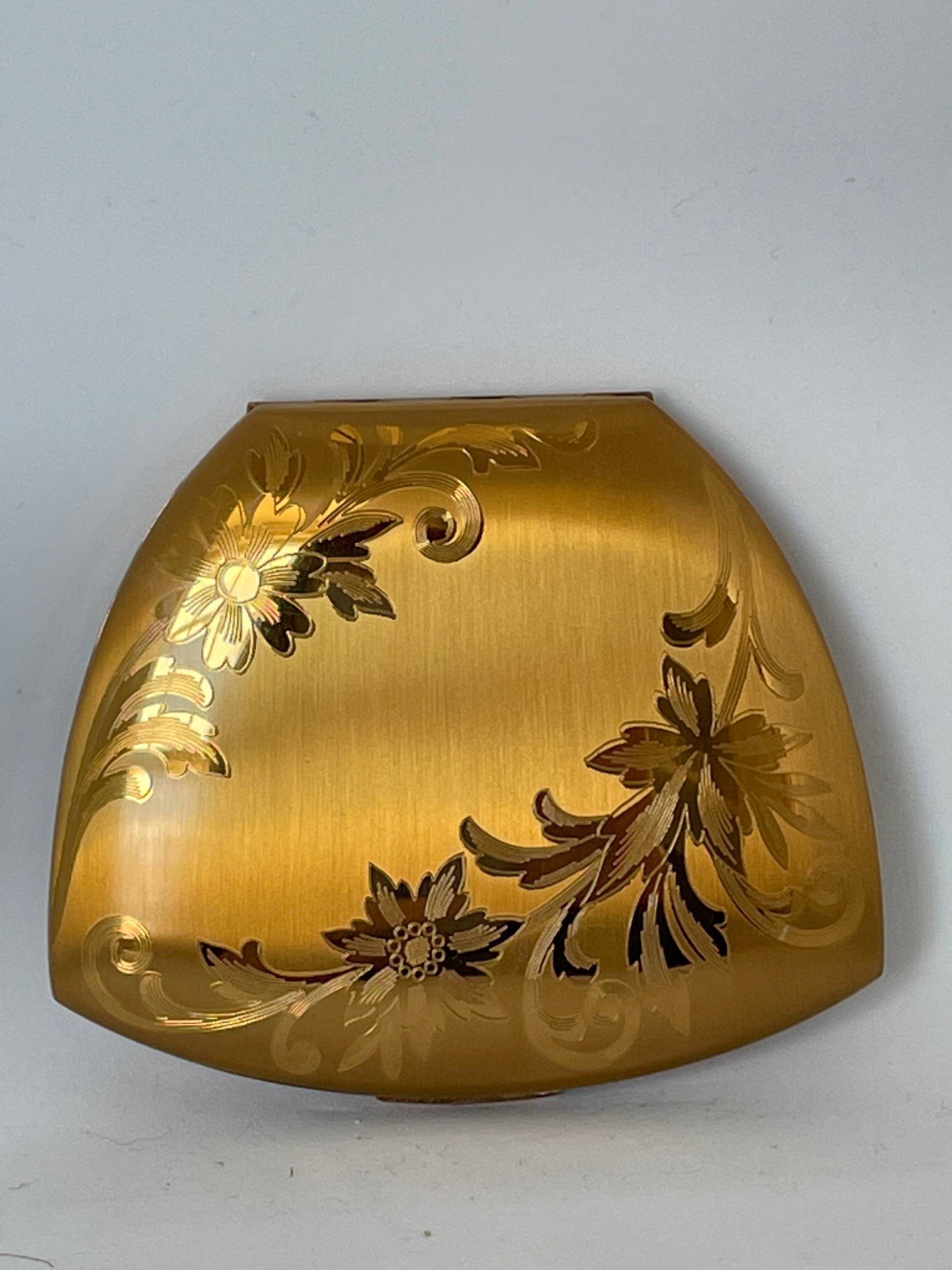 Vintage Elgin Gold Compact Vintage Elgin Gold Compact von Etsy - CollectablesEmporium