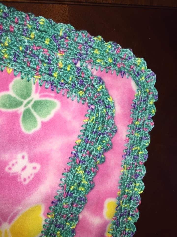 Mehrfarbige Schmetterlinge Auf Rosa Hintergrund Fleecedecke Mit Gehäkelten Rüschenkanten, Für Baby, Kleinkind, Kind, Neugeborene von Etsy - ColoumiSkyeDesigns