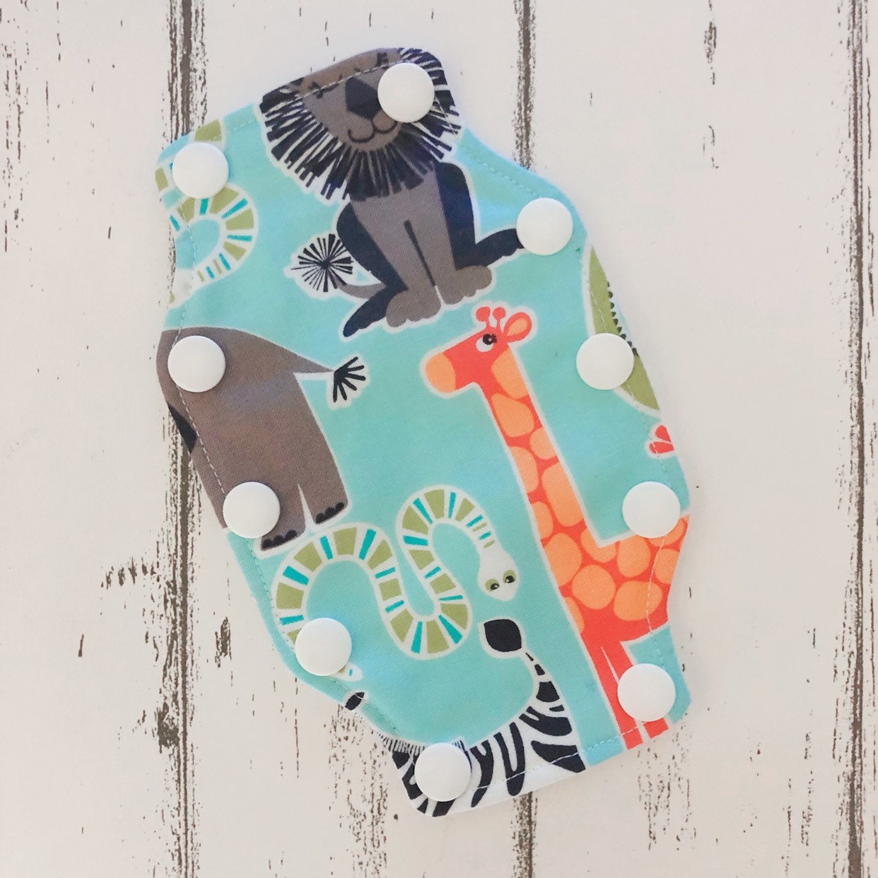 "Sohle Anschlussabdeckung "Let's Go Safari" "Sohle Anschlussabdeckung "Let's Go Safari" von Etsy - Comforttubies