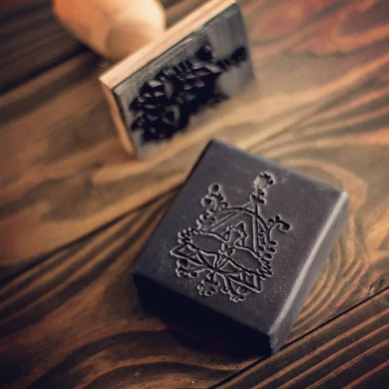 Teebaum + Aktivkohle Gesichtsseife von Etsy - CopperCrowApothecary