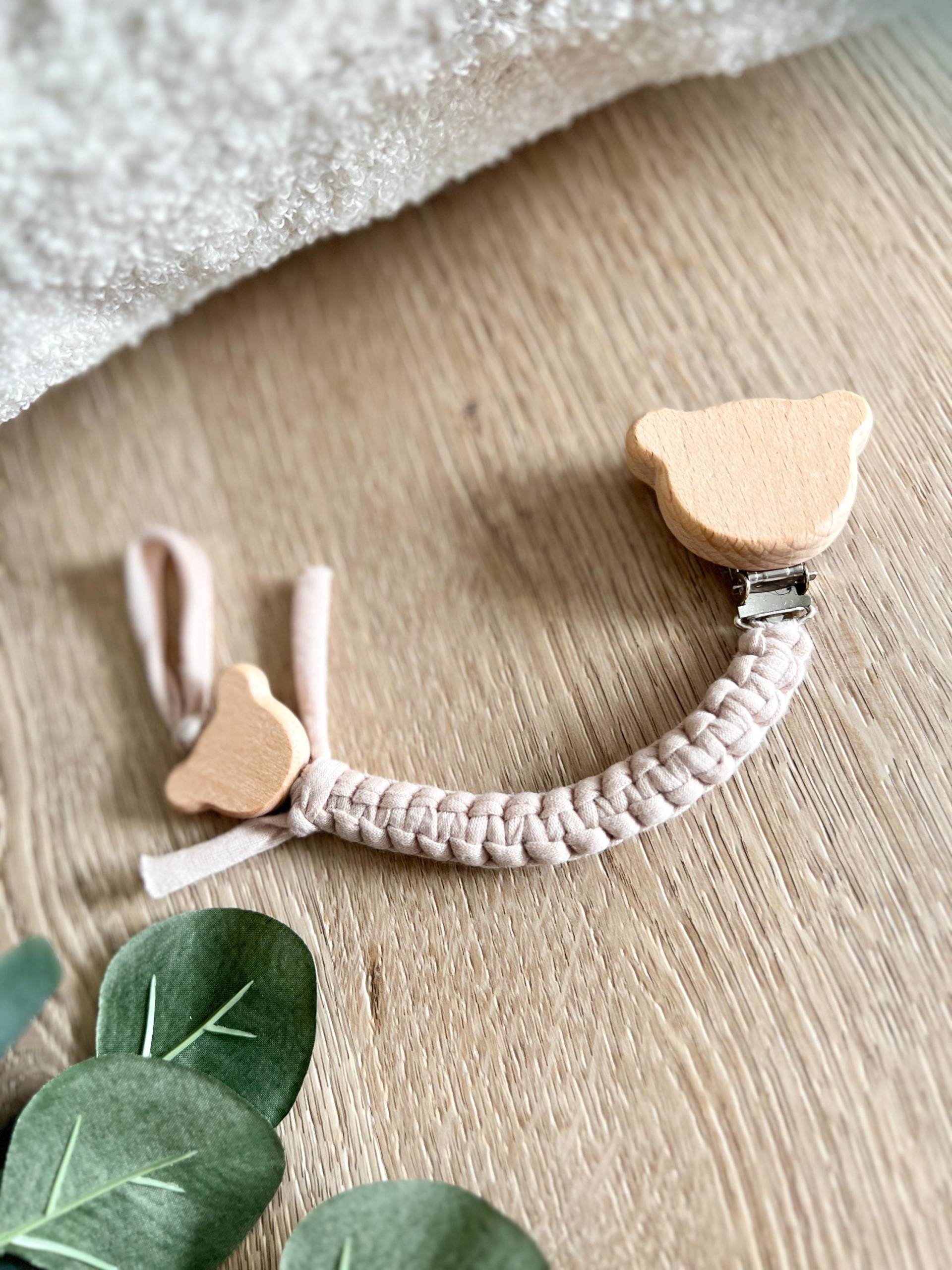 Schnullerkette Baby, Holz Bär, Beige, Jersey Baumwolle Stoff, Geschenk Zur Geburt, Anhänger, Neugeborenes, Babygeschenk, Tier Anhänger Schnullerkette Baby, Holz Bär, Beige, Jersey Baumwolle Stoff, Geschenk Zur Geburt, Anhänger, Neugeborenes, Babygeschenk, Tier Anhänger von Etsy - CosyHavenDE