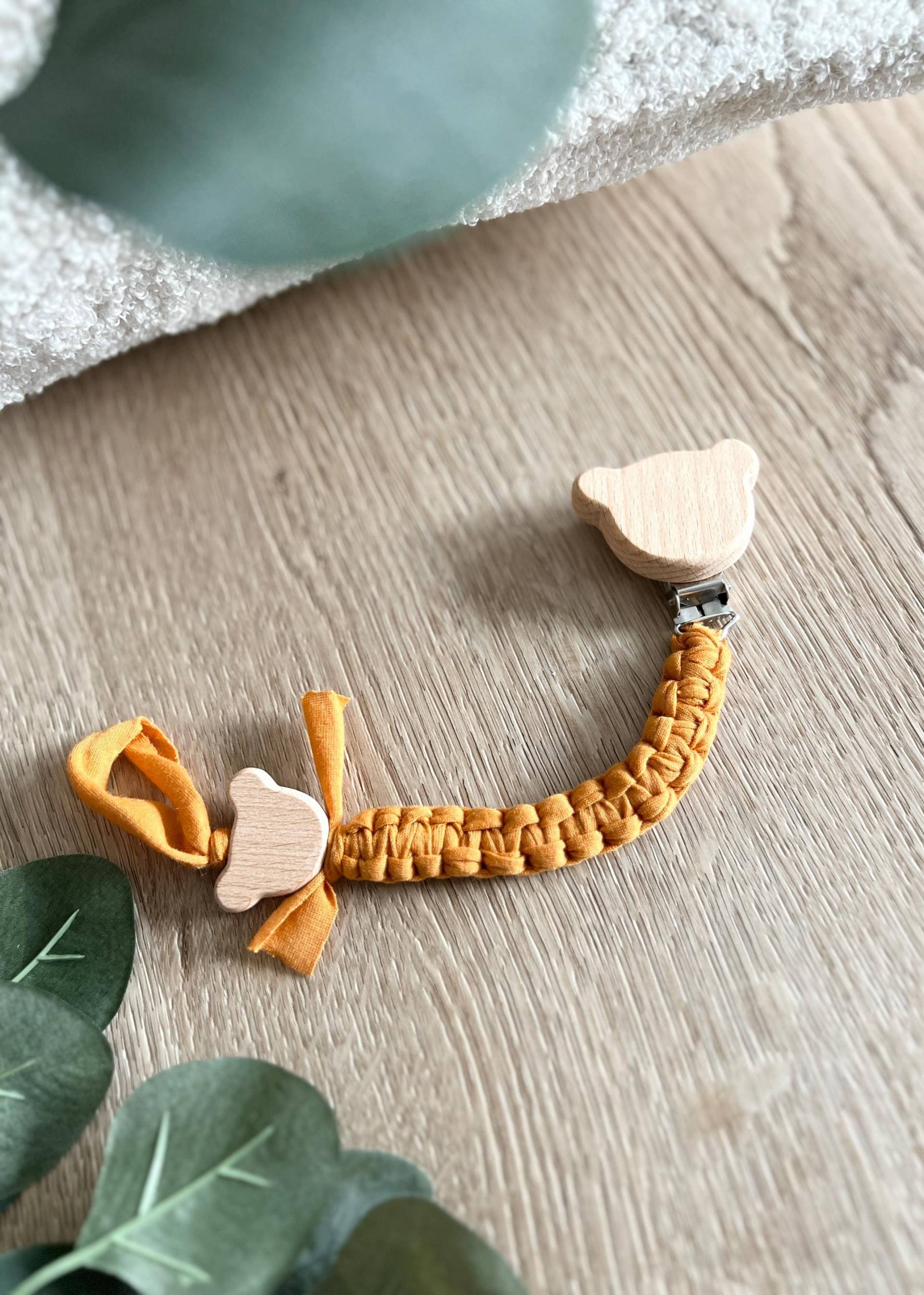 Schnullerkette Baby, Holz Bär, Orange, Jersey Baumwolle Stoff, Geschenk Zur Geburt, Anhänger, Neugeborenes, Babygeschenk, Tier Anhänger Schnullerkette Baby, Holz Bär, Orange, Jersey Baumwolle Stoff, Geschenk Zur Geburt, Anhänger, Neugeborenes, Babygeschenk, Tier Anhänger von Etsy - CosyHavenDE