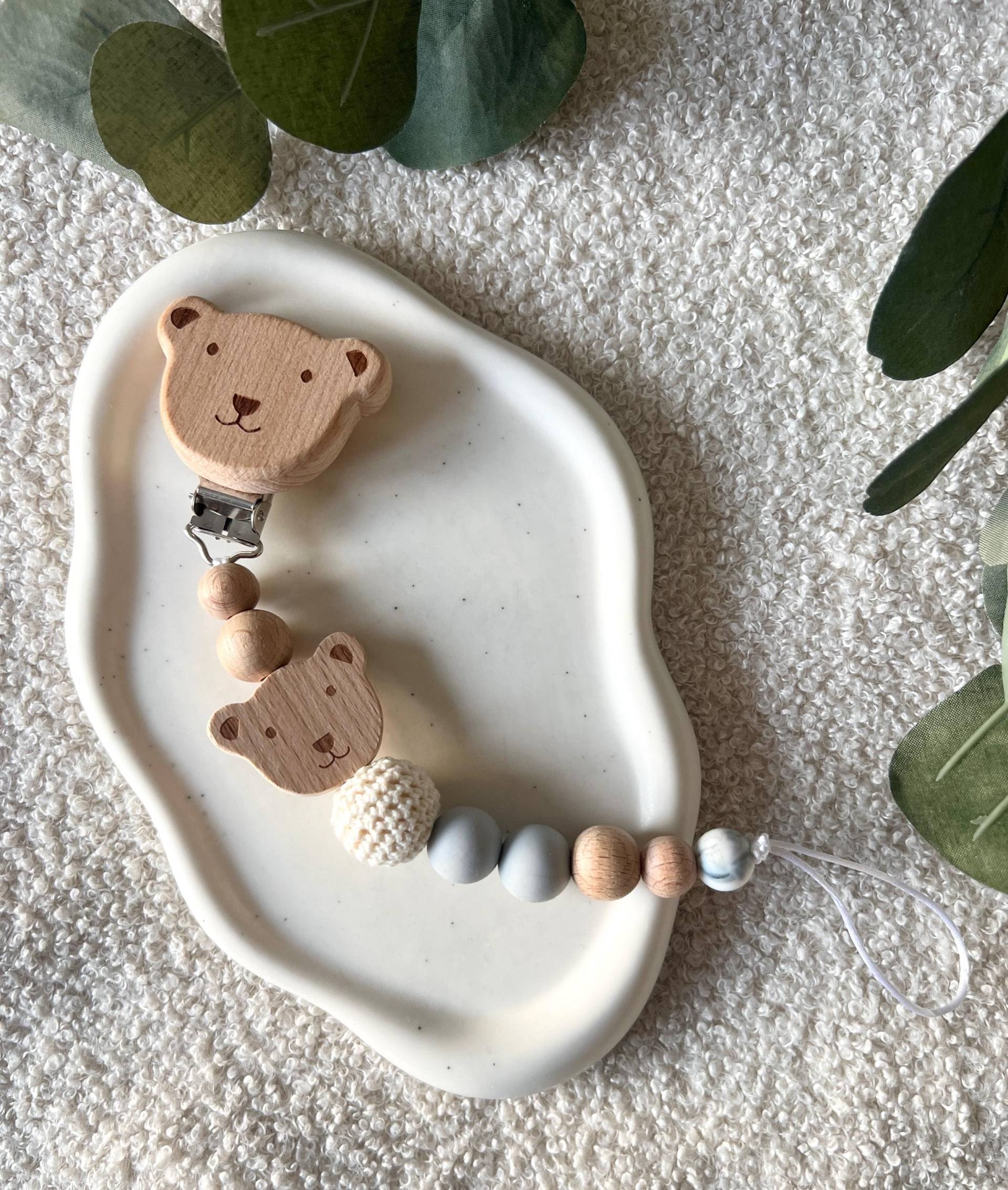 Schnullerkette Baby, Holzperlen Mit Holz Bär, Grau/Beige, Häkelperle, Silikonperlen, Geschenk Zur Geburt, Tier Anhänger, Babygeschenk Schnullerkette Baby, Holzperlen Mit Holz Bär, Grau/Beige, Häkelperle, Silikonperlen, Geschenk Zur Geburt, Tier Anhänger, Babygeschenk von Etsy - CosyHavenDE
