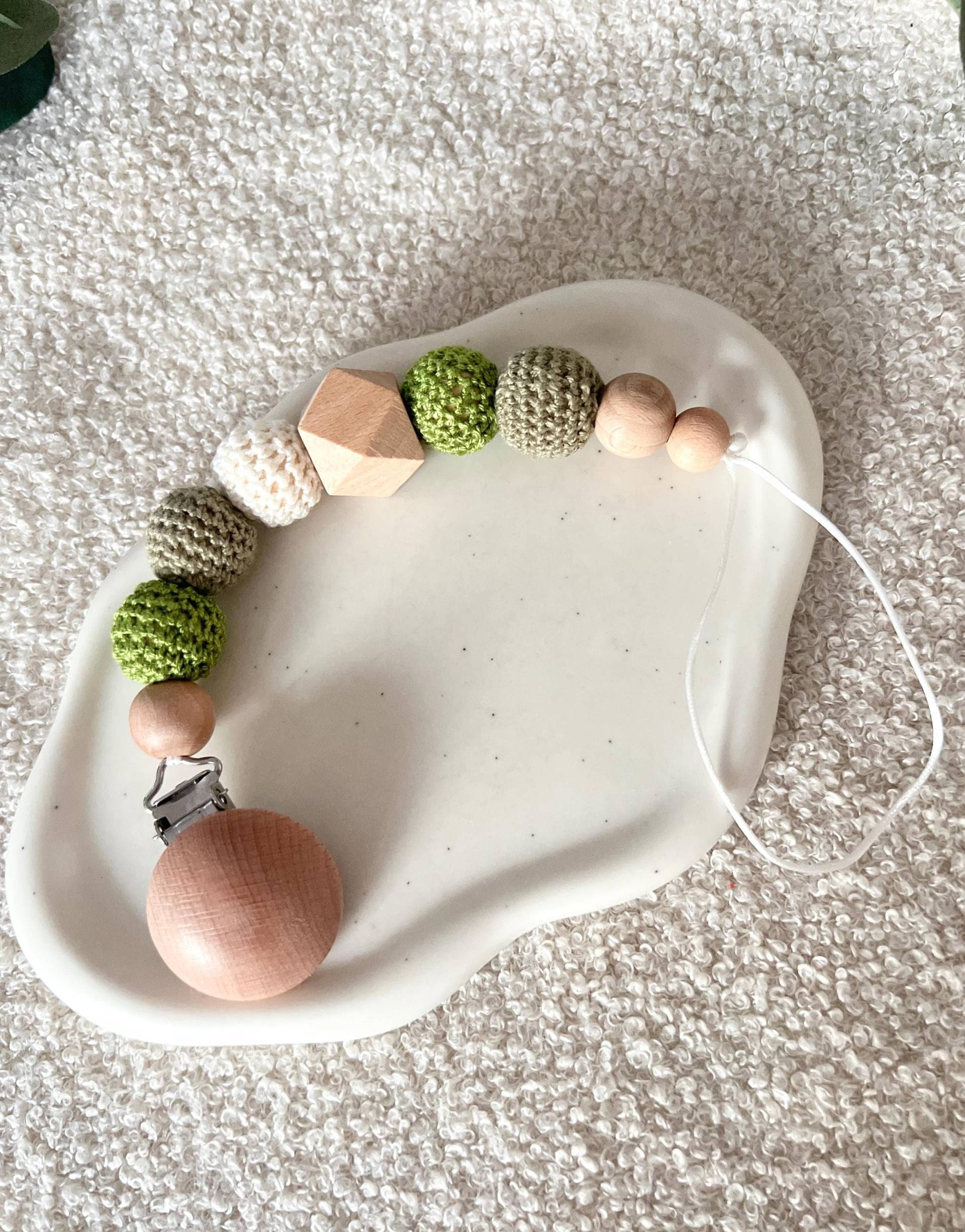 Schnullerkette Baby, Holzperlen Mit Rundem Holz Anhänger , Grau, Beige Und Grün, Häkelperlen, Geschenk Zur Geburt, Natur, Babygeschenk Schnullerkette Baby, Holzperlen Mit Rundem Holz Anhänger , Grau, Beige Und Grün, Häkelperlen, Geschenk Zur Geburt, Natur, Babygeschenk von Etsy - CosyHavenDE