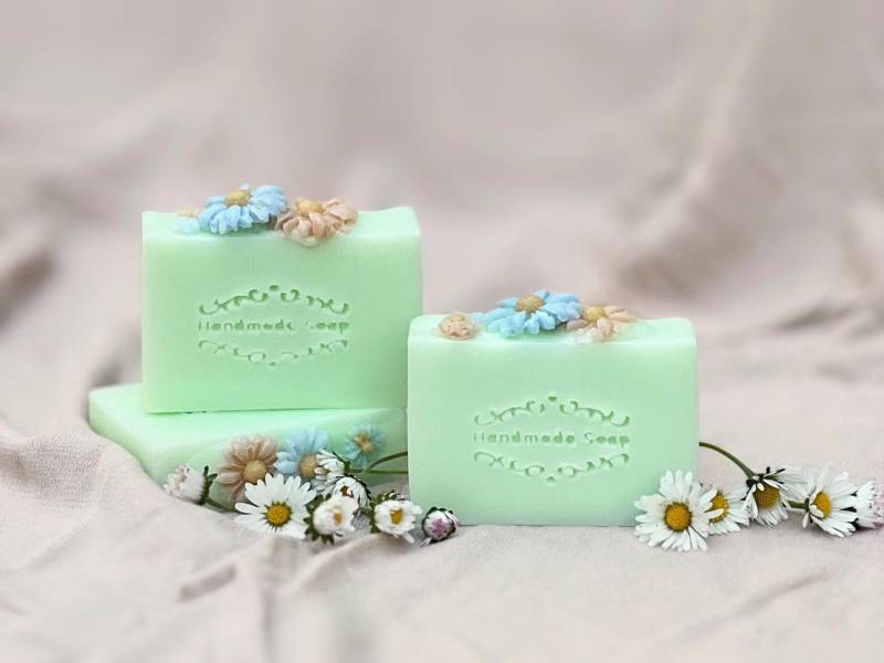 Frühlingsseife Mit Angenehmen Blumenduft in Grün von Etsy - CottageandRose