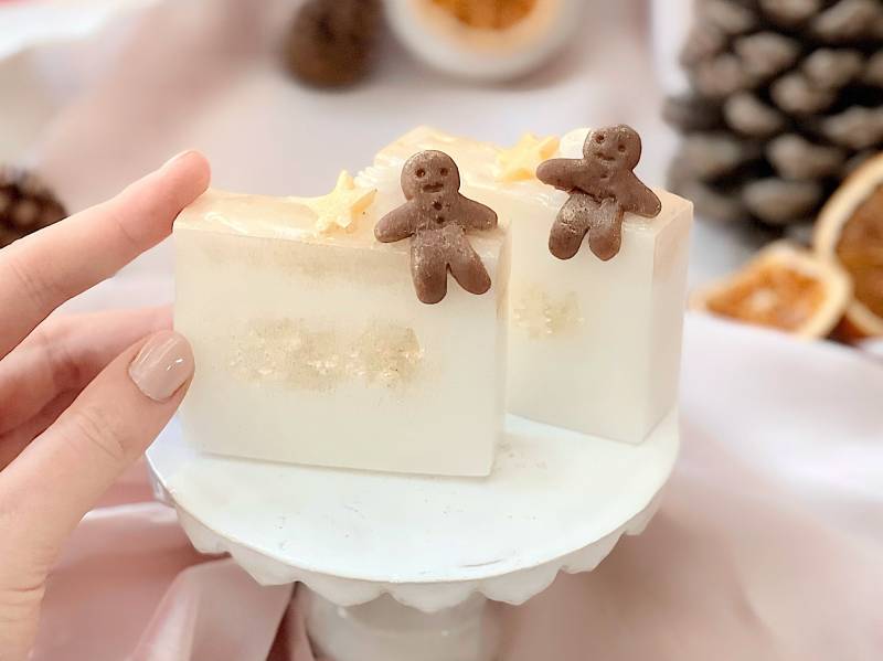 Seife Für Weihnachten in Weiß Mit Gingerbread Man Seife Für Weihnachten in Weiß Mit Gingerbread Man von Etsy - CottageandRose