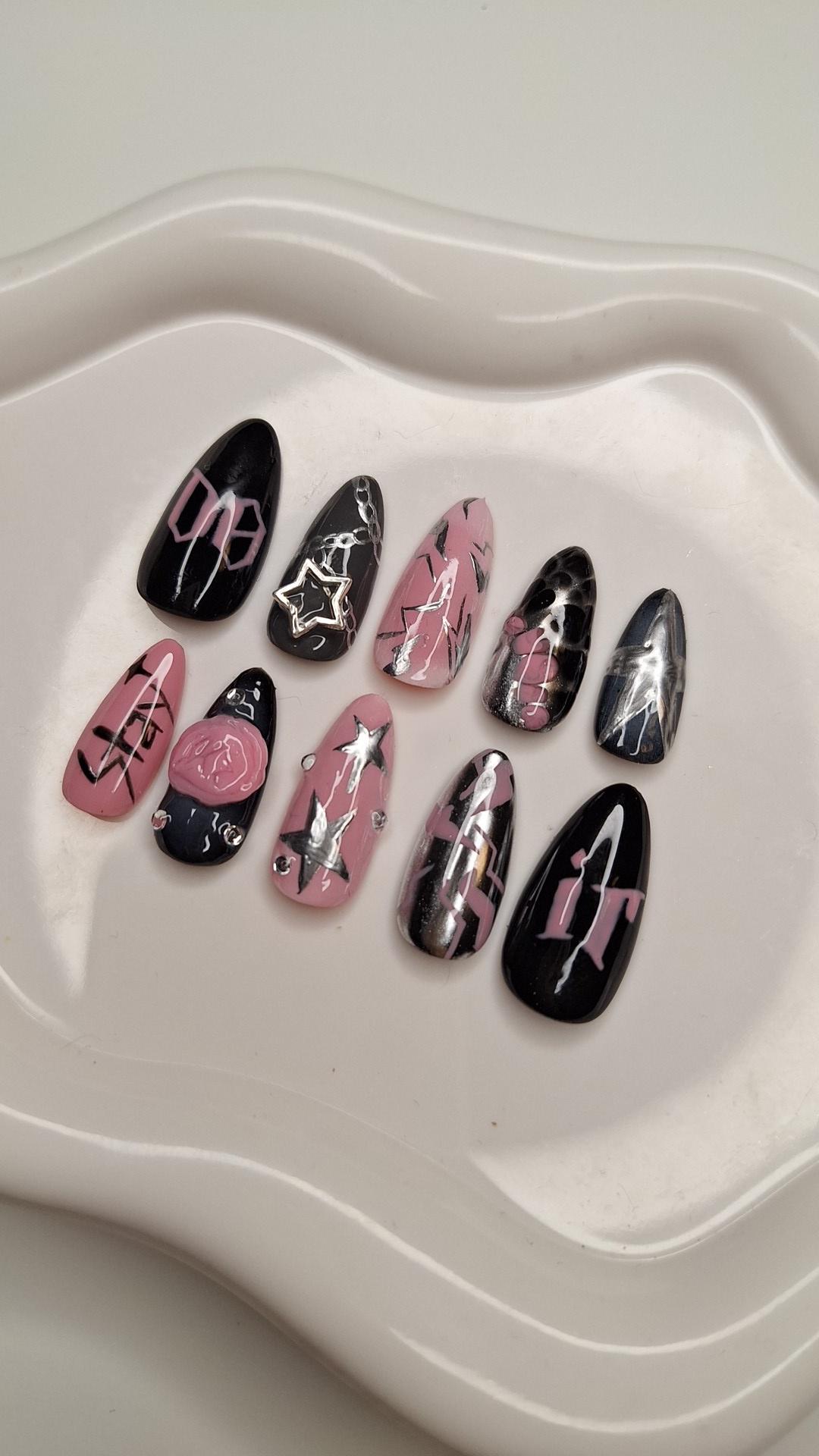 Do It Stray Kids Themed Nails With Chrome Do It Stray Kids Themed Nails With Chrome von Etsy - CozyGlossAndMore