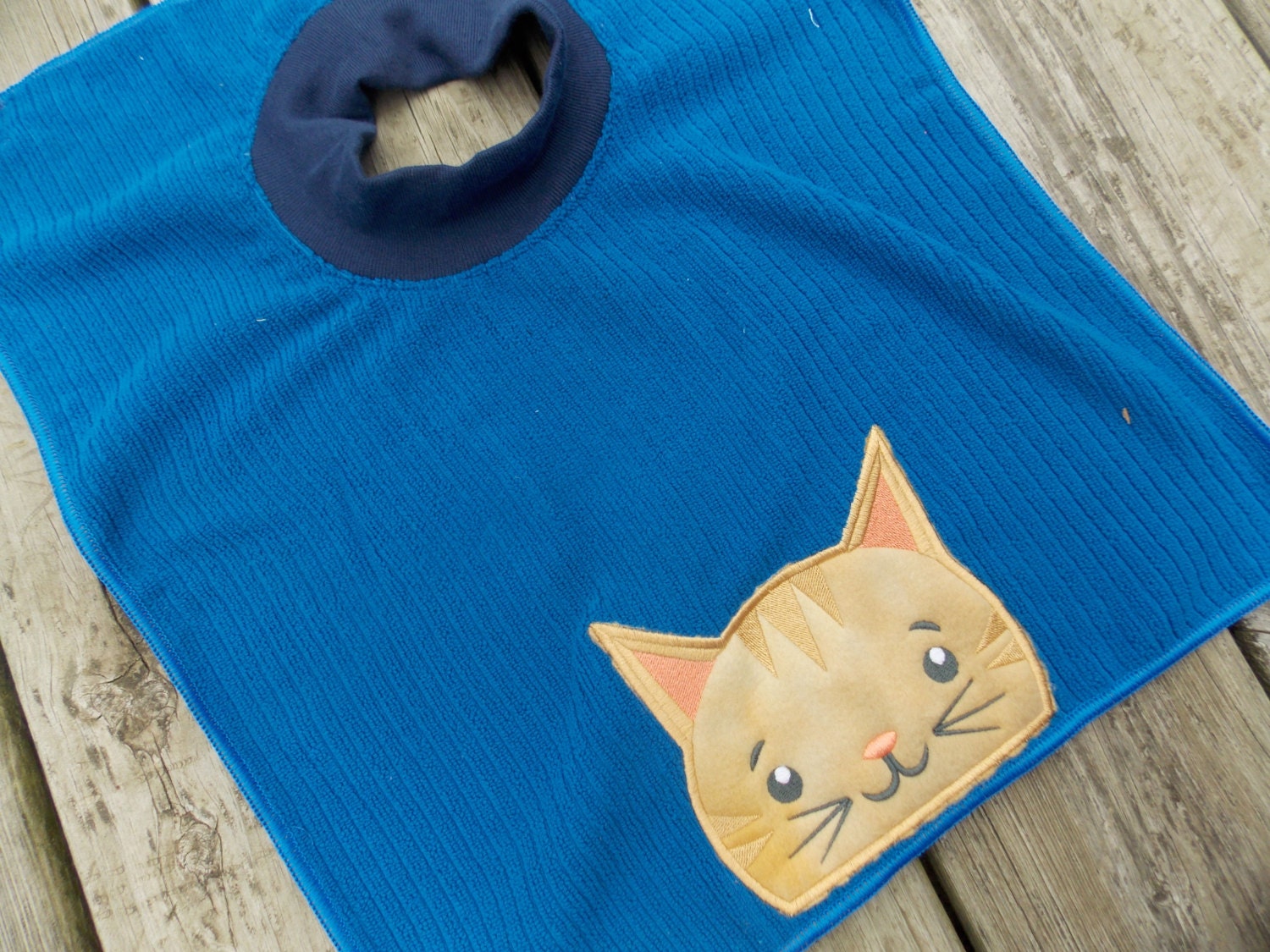 Katzentuch Lätzchen, Pull Over Monogrammiertes Geschenk Unter 20, Kinderlätzchen, Für Jungen Geburtstag, Versandfertig Katzentuch Lätzchen, Pull Over Monogrammiertes Geschenk Unter 20, Kinderlätzchen, Für Jungen Geburtstag, Versandfertig von Etsy - Crafting4Caleb
