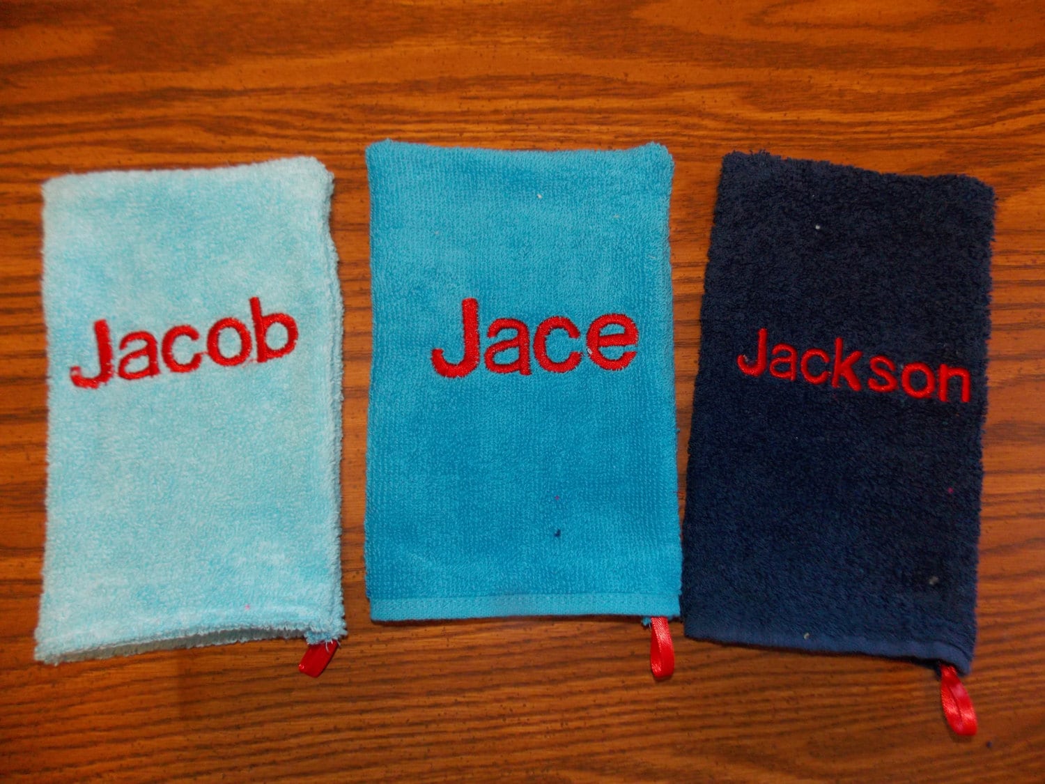 Kinderbad Mitt Monogramm Badehandschuh Personalisierte Geburtstag Geschenk Baby Shower Bad Dusche Handschuh Kinder Waschlappen Säugling Kinderbad Mitt Monogramm Badehandschuh Personalisierte Geburtstag Geschenk Baby Shower Bad Dusche Handschuh Kinder Waschlappen Säugling von Etsy - Crafting4Caleb