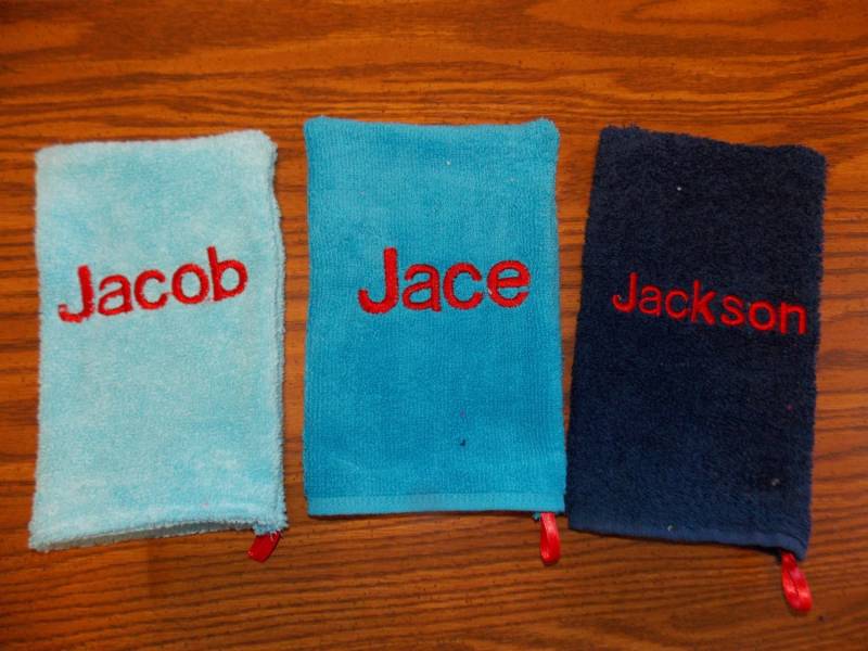 Kinderbad Mitt Monogramm Badehandschuh Personalisierte Geburtstag Geschenk Baby Shower Bad Dusche Handschuh Kinder Waschlappen Säugling Kinderbad Mitt Monogramm Badehandschuh Personalisierte Geburtstag Geschenk Baby Shower Bad Dusche Handschuh Kinder Waschlappen Säugling von Etsy - Crafting4Caleb