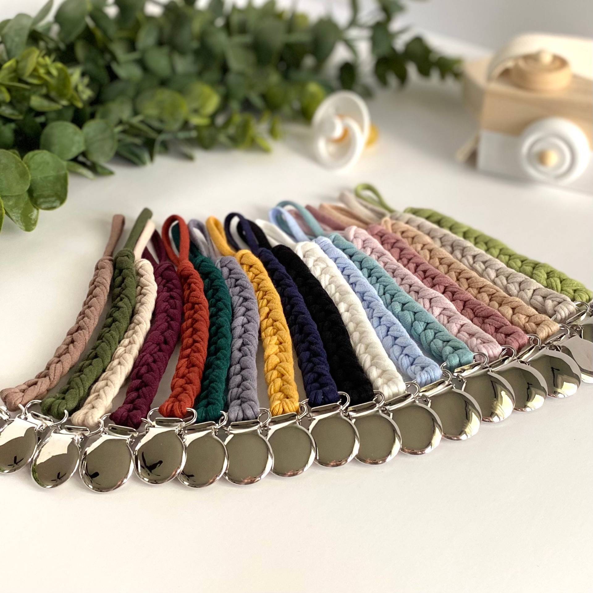 3Er Pack Geflochtene Clip, Neutral Binky Halter Clips, Gehäkelte Schnullerkette Mädchen Junge, Viele Farboptionen von Etsy - CrawlingWild