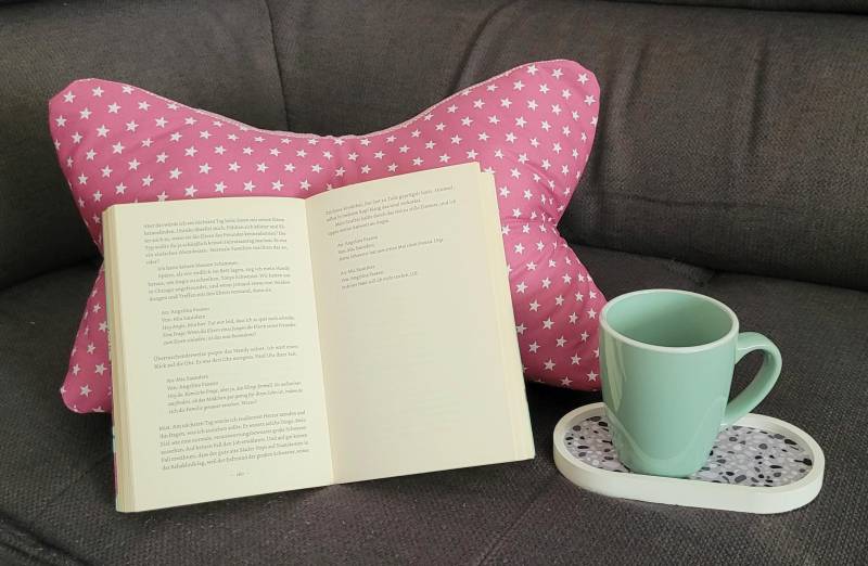 Leseknochen Kissen Groß | Buchkissen Handgemacht Lesekissen Nackenkissen Premium Geschenk Für Leseratten Crazystacydes Leseknochen Kissen Groß | Buchkissen Handgemacht Lesekissen Nackenkissen Premium Geschenk Für Leseratten Crazystacydes von Etsy - CrazyStacyDesigns