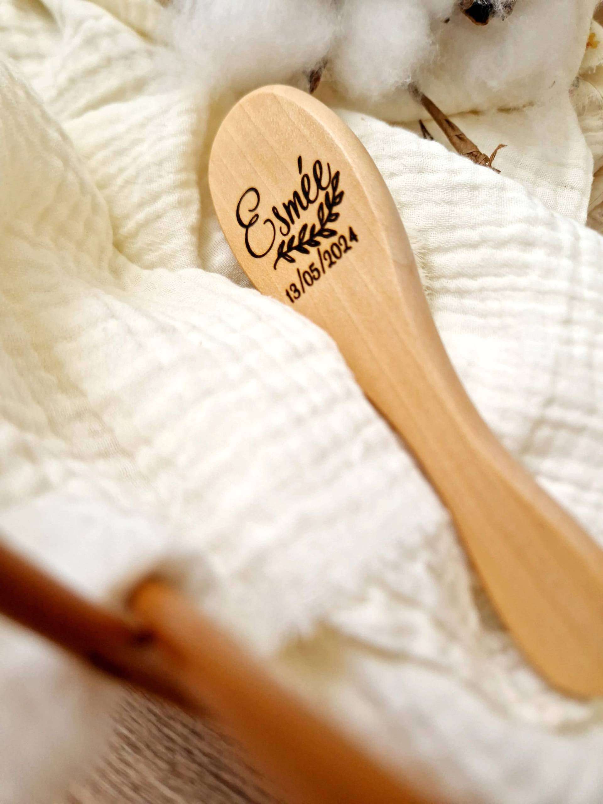 Personalisierte Babybürste Aus Holz. Babyhaarbürste. Geschenkidee. Geschenkidee Zur Geburt. Vorname. Weihnachtsgeschenk Personalisierte Babybürste Aus Holz. Babyhaarbürste. Geschenkidee. Geschenkidee Zur Geburt. Vorname. Weihnachtsgeschenk von Etsy - CreaMarianne