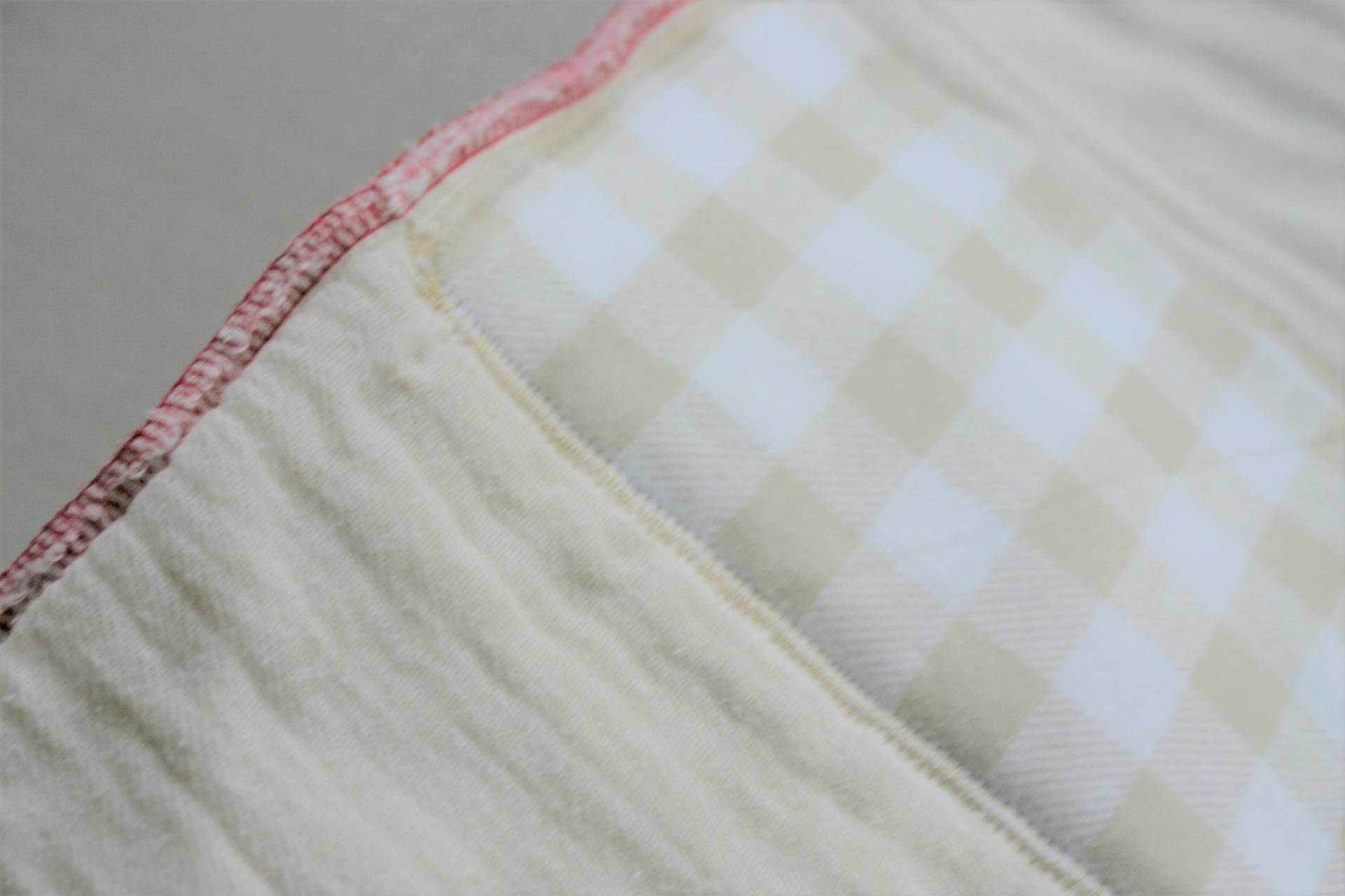 Spucktuch von Etsy - CreatedByTwo