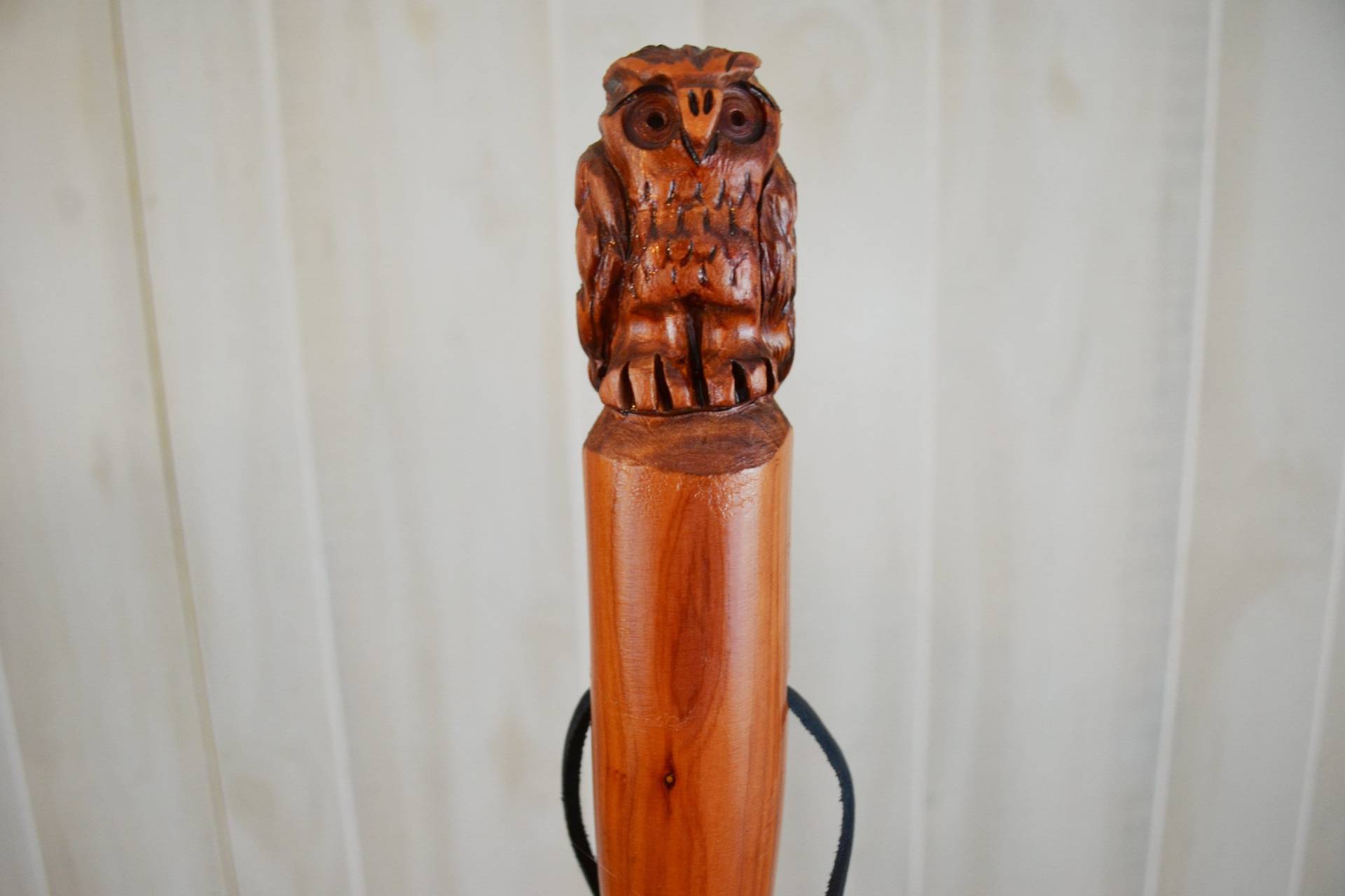 Zedernholz Eule Gehstock - Geschnitzte Handgeschnitzter Ren Faire Made in Usa von Etsy - CreationCarvings