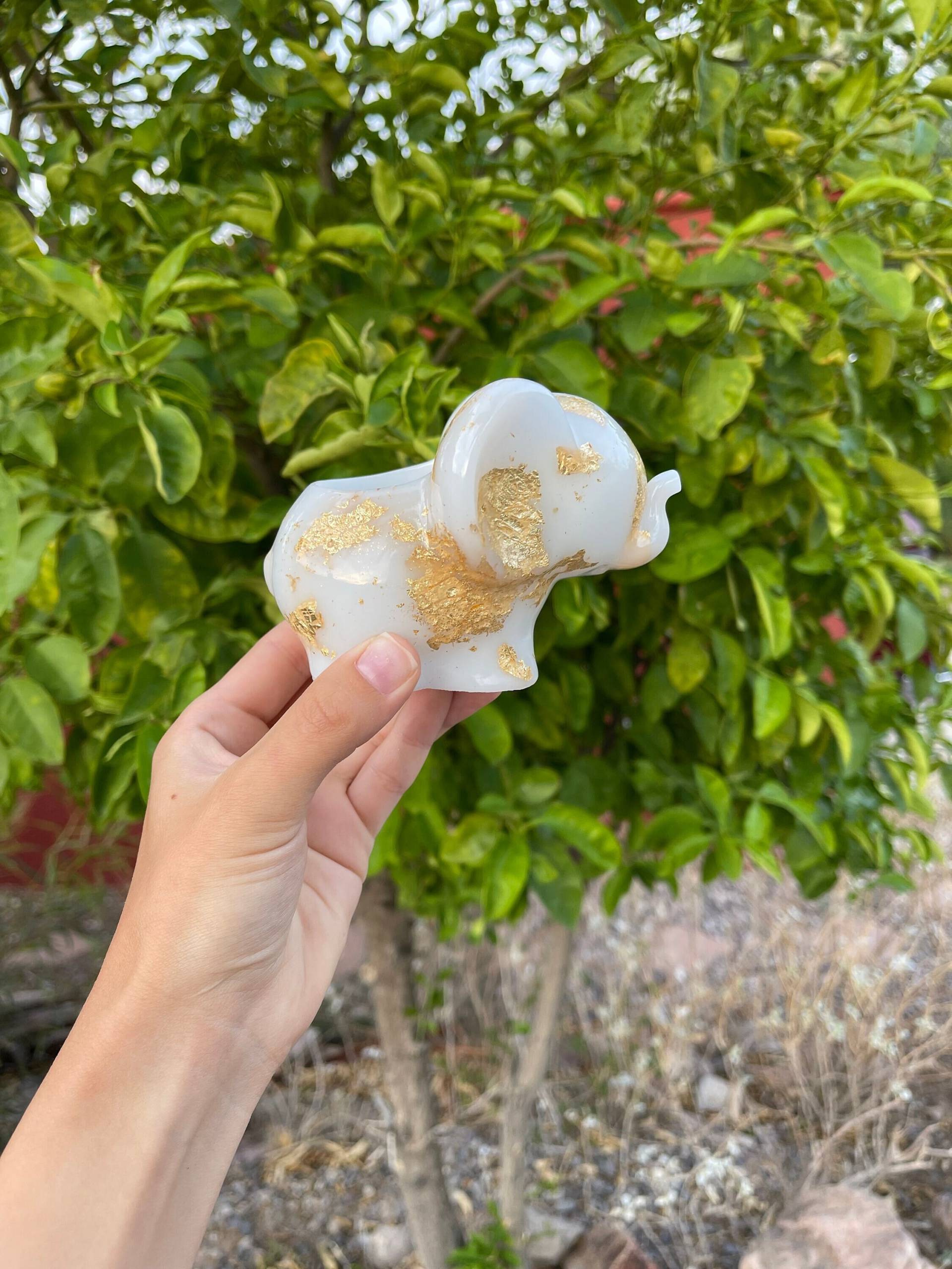 Individualisierbarer Handgefertigter Resin Elefant Beauty Blender Holder/Trinket Tablett Individualisierbarer Handgefertigter Resin Elefant Beauty Blender Holder/Trinket Tablett von Etsy - CreationsByAlenaP