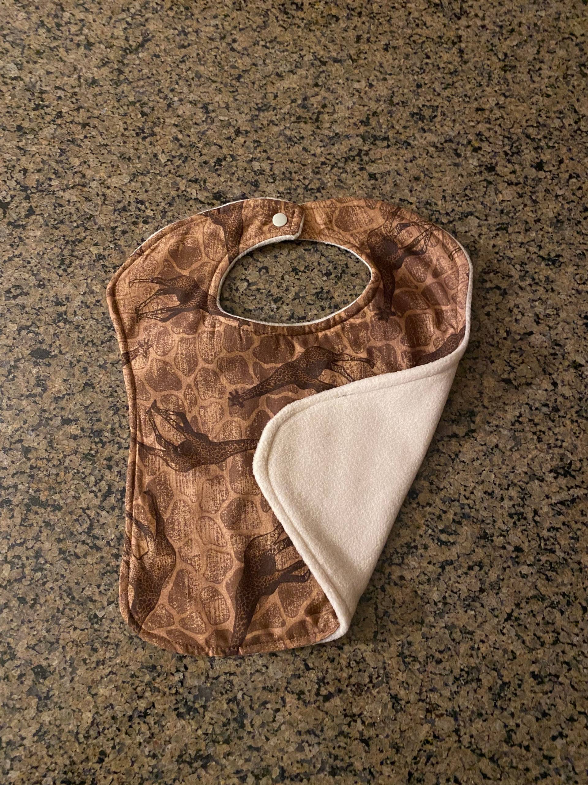 Giraffenhalsfee, Safari-Biber, Tier-Bib, Baby-Bib, Baby-Shower-Geschenk, Wende-Bib, Snap-Bib, Dribbelbib, Kleinkind-Bib, Baby-Geschenk Giraffenhalsfee, Safari-Biber, Tier-Bib, Baby-Bib, Baby-Shower-Geschenk, Wende-Bib, Snap-Bib, Dribbelbib, Kleinkind-Bib, Baby-Geschenk von Etsy - CreationsByColieWI
