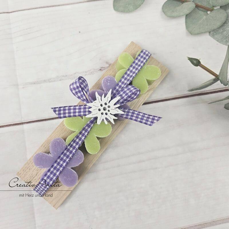 Frühlingsgeschenk Seifenblumen Aus Schafmilch Auf Holz - Lila-Grün von Etsy - CreativAnita