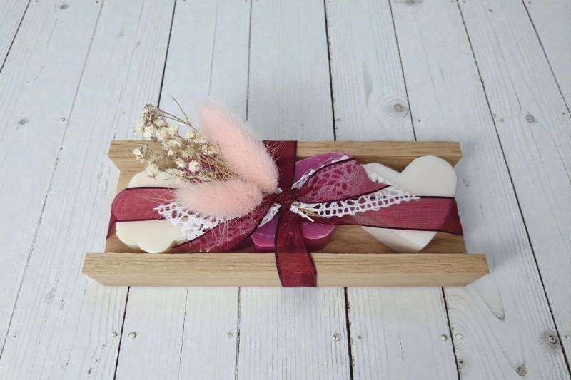 Geschenk Schafmilchseifen in Holzverpackung Mit Seifenherzen Schmetterling-Herz Geschenk Schafmilchseifen in Holzverpackung Mit Seifenherzen Schmetterling-Herz von Etsy - CreativAnita