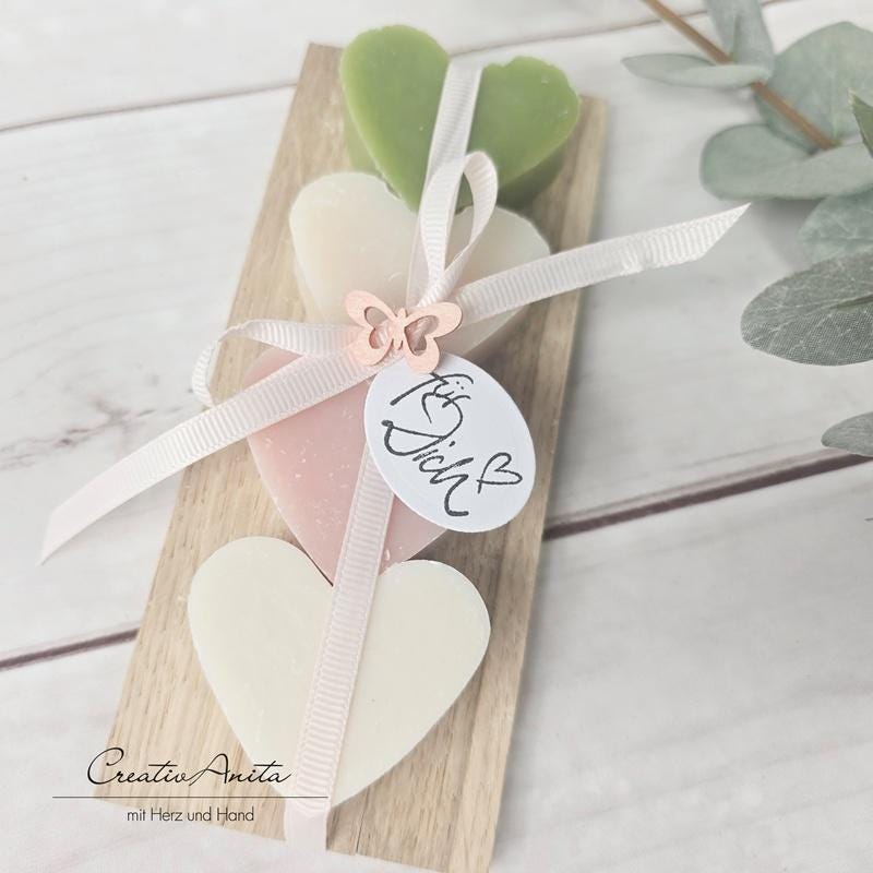 Geschenk Seifen-Herzen Aus Schafmilch Auf Holz - Grün von Etsy - CreativAnita