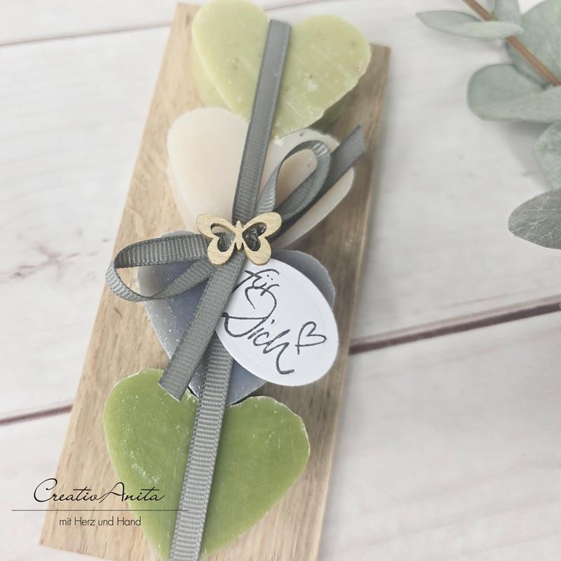 Geschenk Seifen-Herzen Aus Schafmilch Auf Holz - Natur von Etsy - CreativAnita