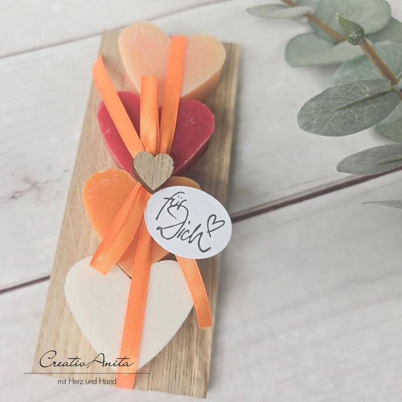 Geschenk Seifen-Herzen Aus Schafmilch Auf Holz - Orange-Rot von Etsy - CreativAnita