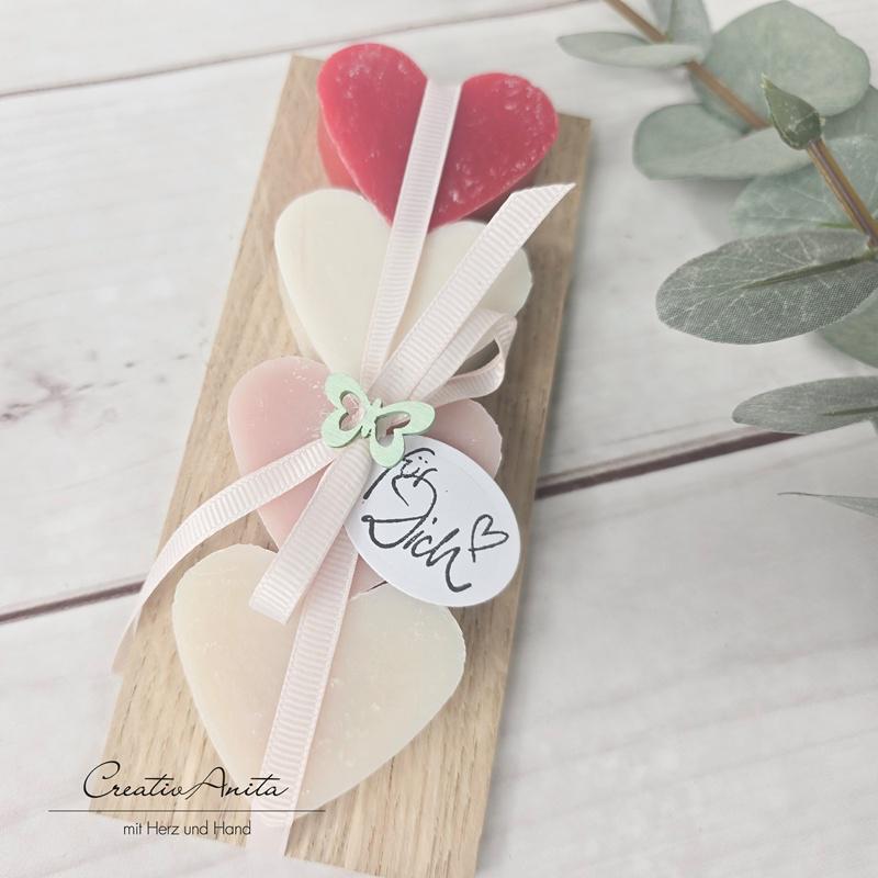 Geschenk Seifen-Herzen Aus Schafmilch Auf Holz - Rot von Etsy - CreativAnita