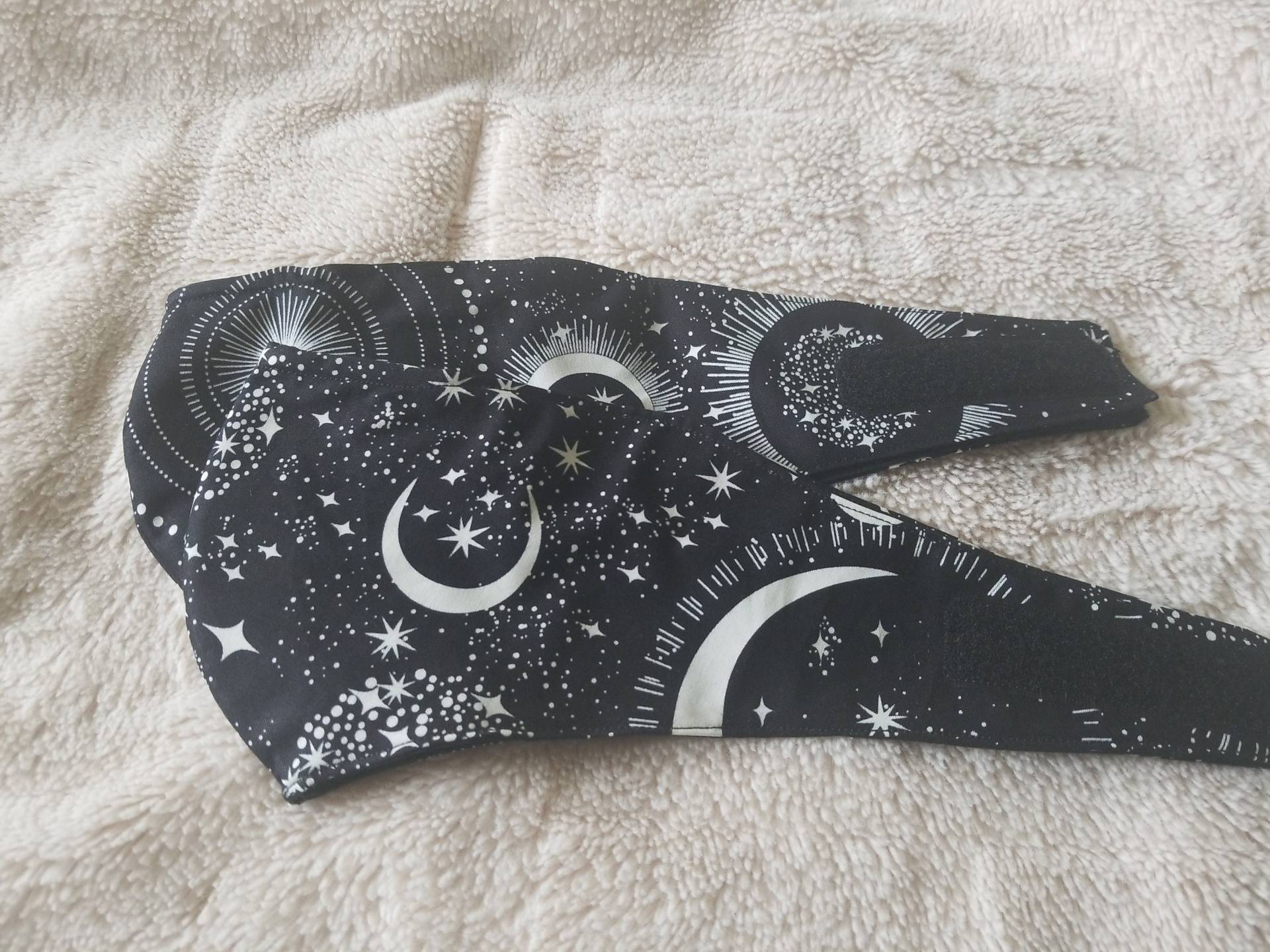 Gesichtsschutzmaske "Glow in The Dark" Planeten Und Sterne - Handgemacht, Mit Draht, Wiederverwendbar." Gesichtsschutzmaske "Glow in The Dark" Planeten Und Sterne - Handgemacht, Mit Draht, Wiederverwendbar." von Etsy - CreativeGalery