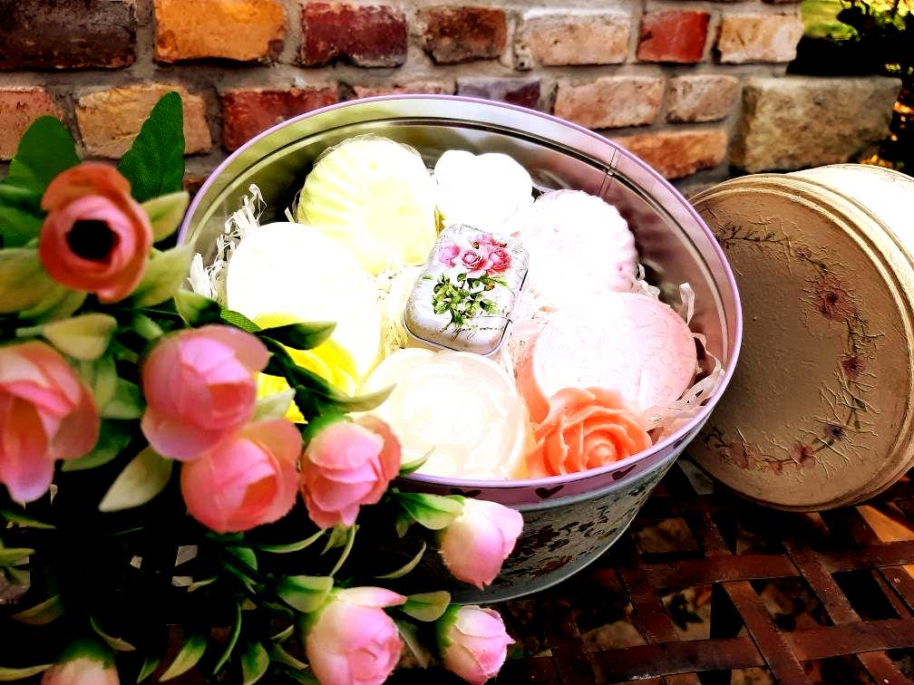 Geschenkbox Zum Geburtstag Für Frauen Mit Pflegeprodukten, Beautybox, Relaxgeschenk, Entspannung, Liebesgeschenk, Wohlfühlbox, Wellness Geschenkbox Zum Geburtstag Für Frauen Mit Pflegeprodukten, Beautybox, Relaxgeschenk, Entspannung, Liebesgeschenk, Wohlfühlbox, Wellness von Etsy - CreativesoapsKunst