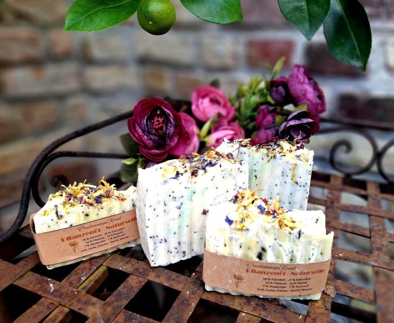 Naturseifen Handgesiedet in Verschiedenen Düften Und Desing Mit Tollem Schaum Sehr Hautverträglich Auf Pflanzenölbasis von Etsy - CreativesoapsKunst