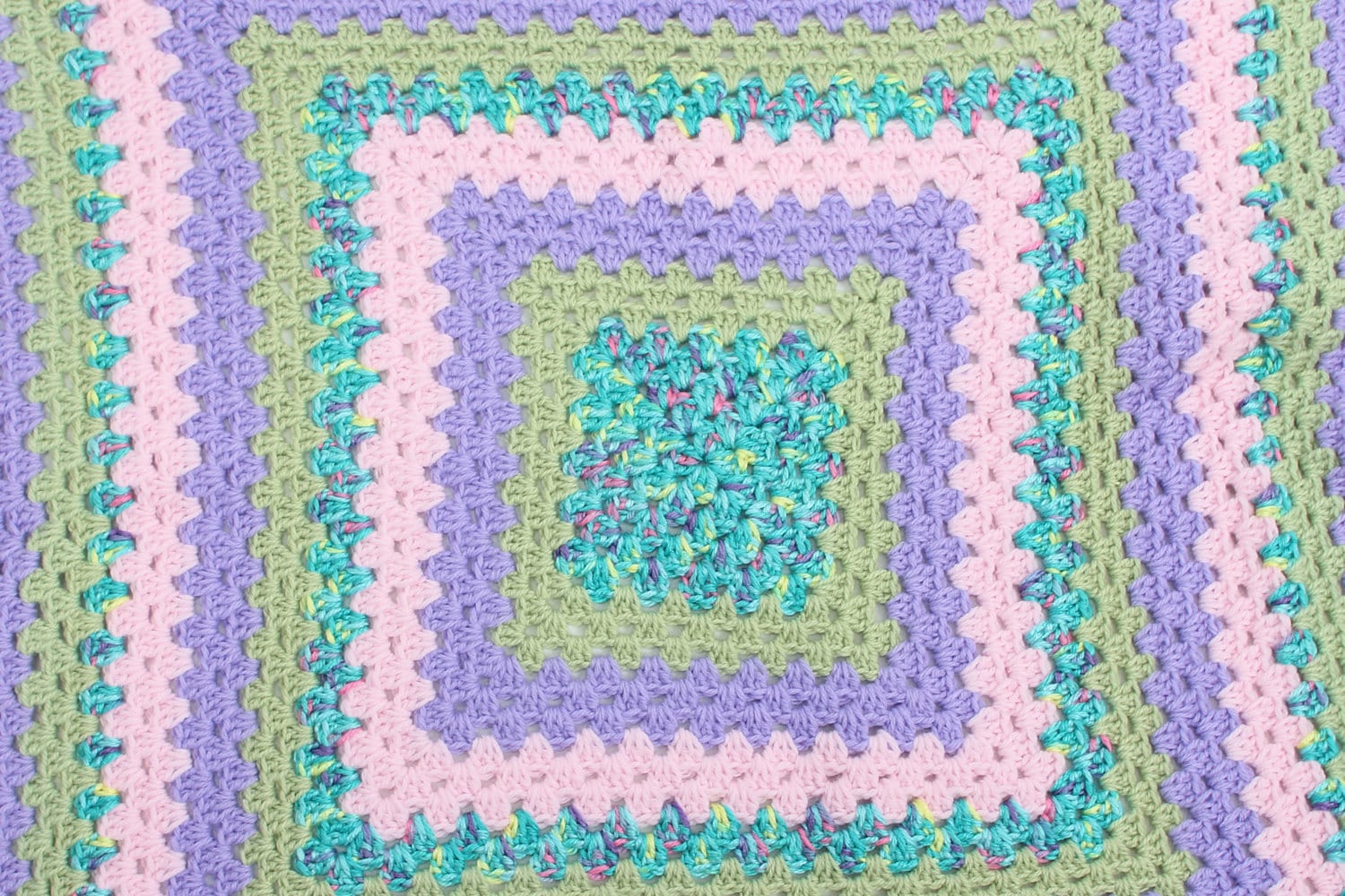 Hamdmade Häkeln Oma Quadrat Baby Decke Hamdmade Häkeln Oma Quadrat Baby Decke von Etsy - CrochetbylindaShop