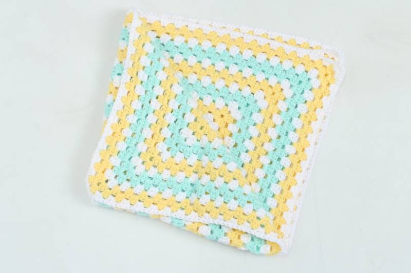 Oma Quadrat Babydecke Gehäkelt Oma Quadrat Babydecke Gehäkelt von Etsy - CrochetbylindaShop