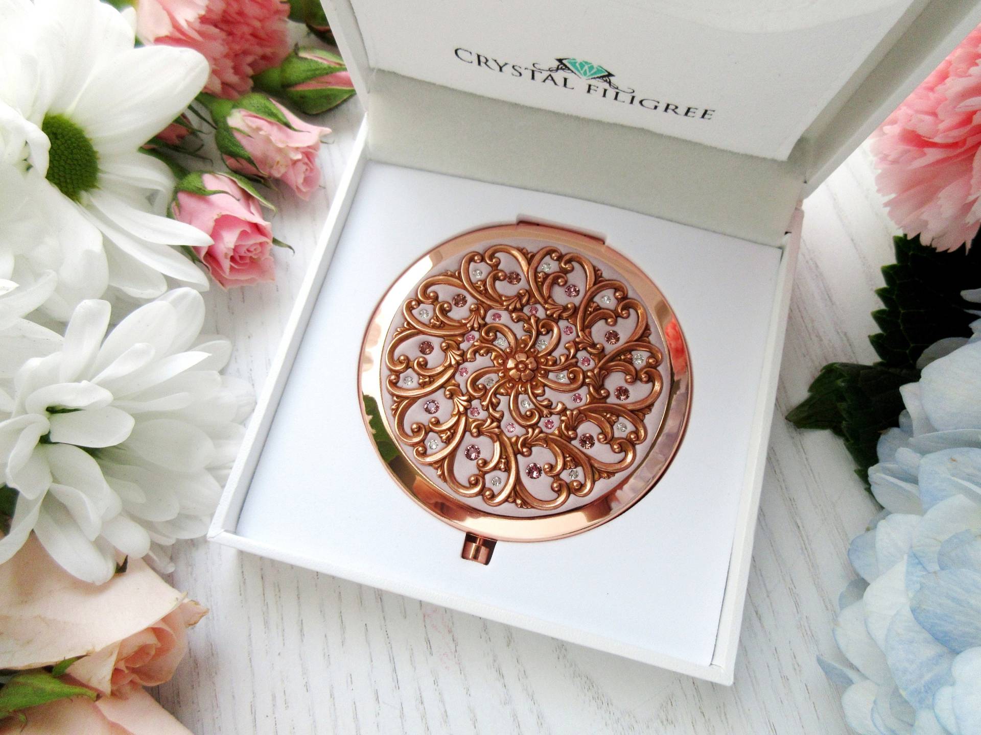 Wählen Sie Ihre Farbe | Rosegold Taschenspiegel Klassisch Rose Gold Filigran Aufwändige Design Und Echte Kristalle von Etsy - CrystalFiligree